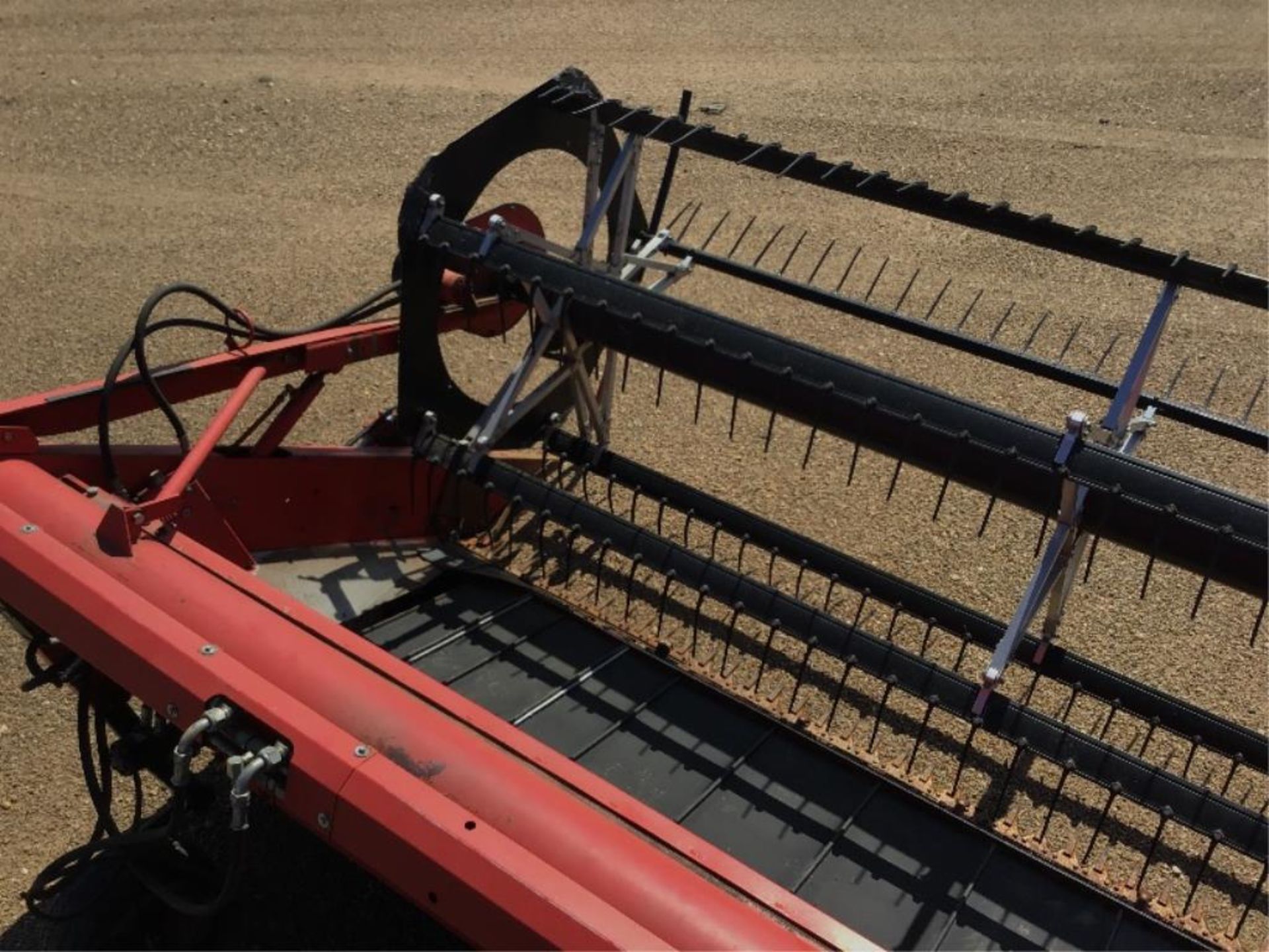 1999 Massey Ferguson 220 Series II 26Ft Swather 1754hr, VIN H220566, 21.5-16.1SL Front Tires , - Image 16 of 33