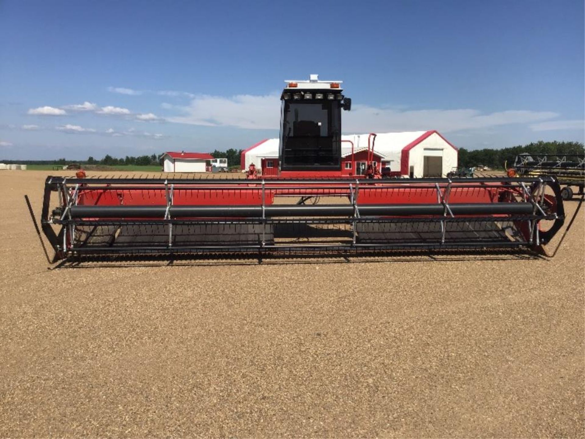 1999 Massey Ferguson 220 Series II 26Ft Swather 1754hr, VIN H220566, 21.5-16.1SL Front Tires , - Image 2 of 33