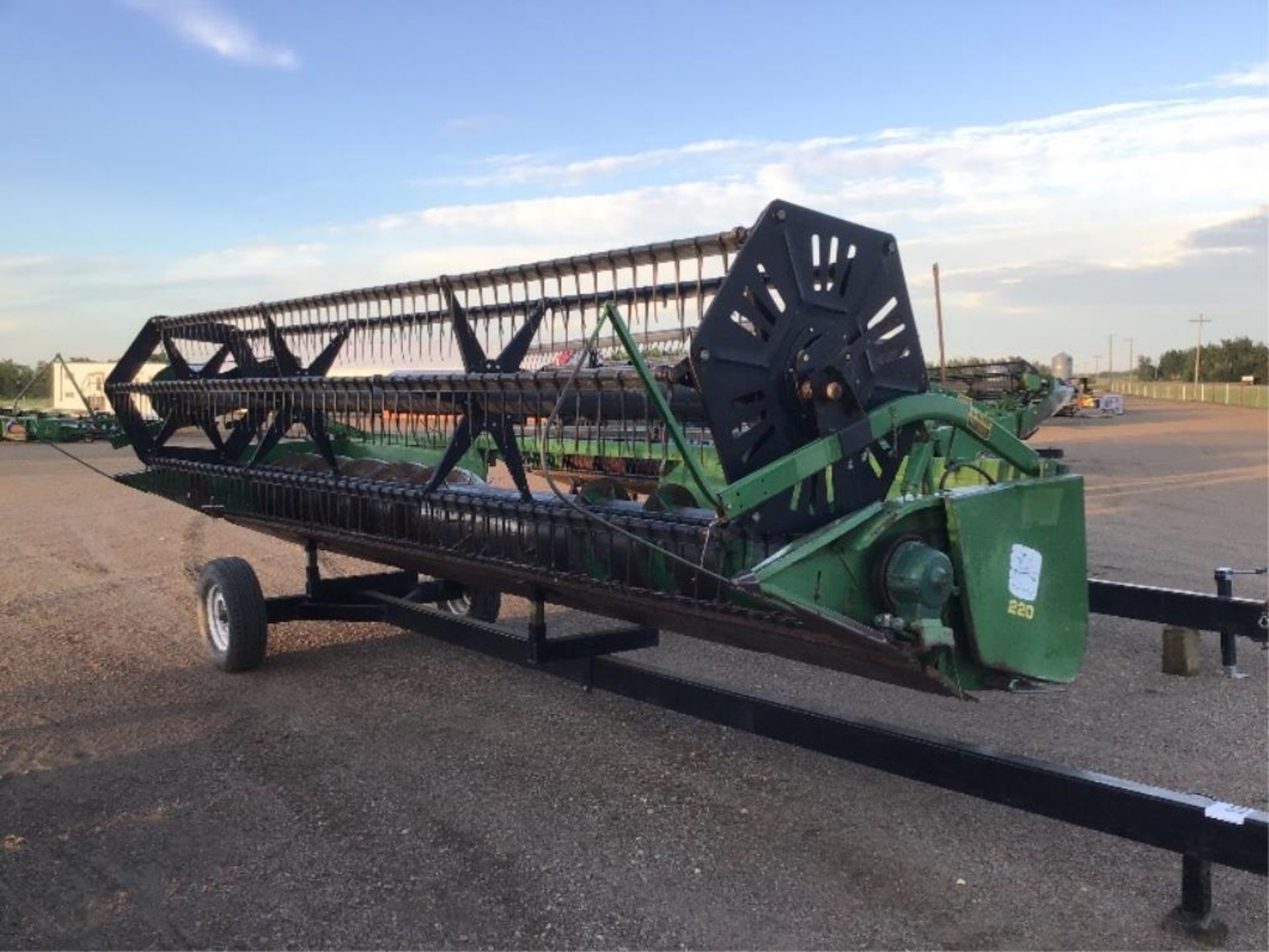 220 John Deere STR Cut Header (Transport Selling Seperate)