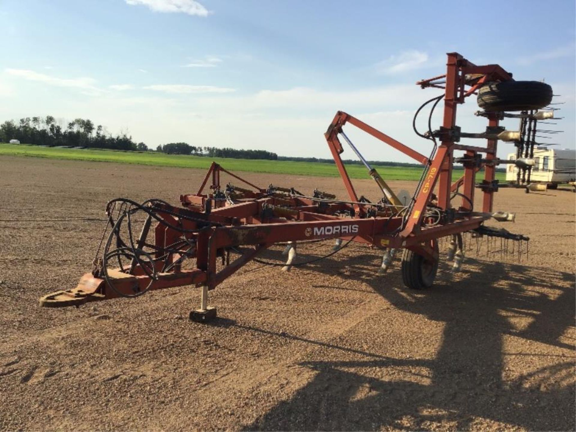 19Ft Morris CP-719 Single Wing Deep Tillage Cultiv 12in Spacing, Low Acres since Cylinders