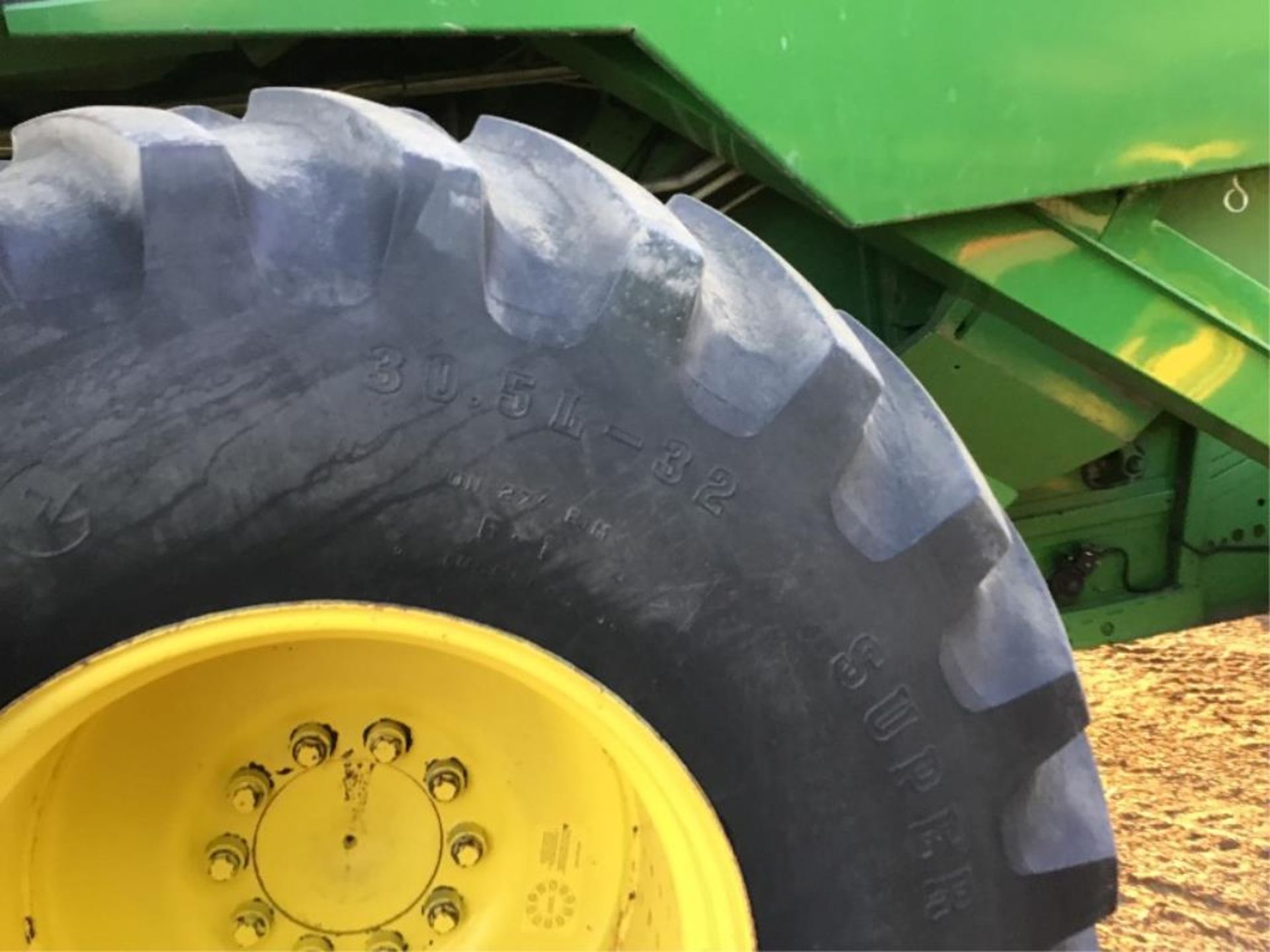 1994 John Deere 9600 Combine w/914 P/U Header Rear tires new in 2021, Farm Trax Yield Monitor, wired - Image 7 of 38