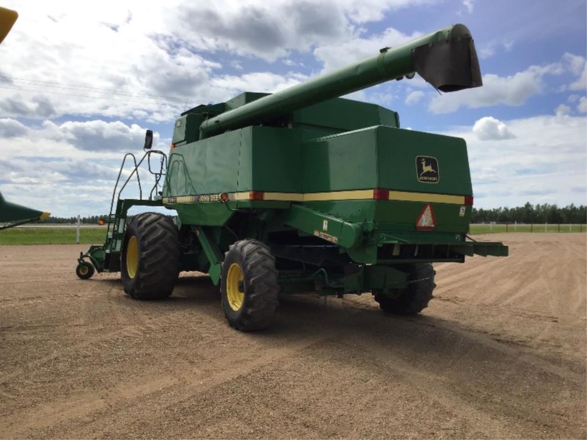 1994 John Deere 9600 Combine w/914 P/U Header Hyd 4wd Kit, Sunnybrook Cylinder, Fine Cut Chopper, - Image 4 of 23