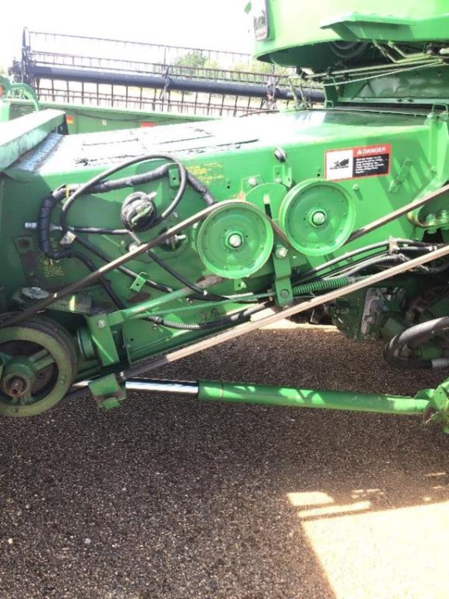 1997 9600 John Deere Combine w/914 P/U Header 5540 eng hrs, 3625 Threshing hrs, Hopper Topper, - Image 26 of 29