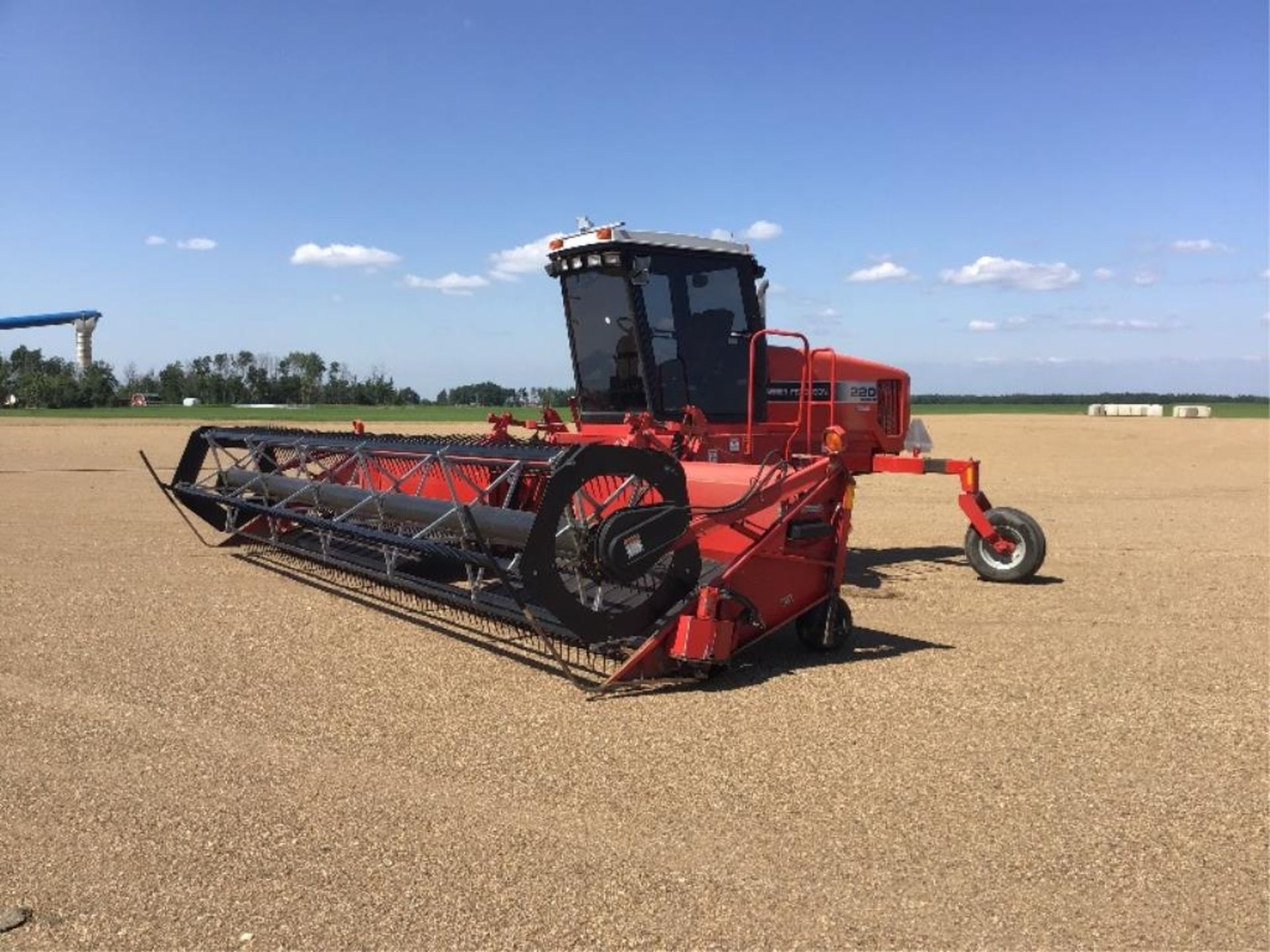 1999 Massey Ferguson 220 Series II 26Ft Swather 1754hr, VIN H220566, 21.5-16.1SL Front Tires ,