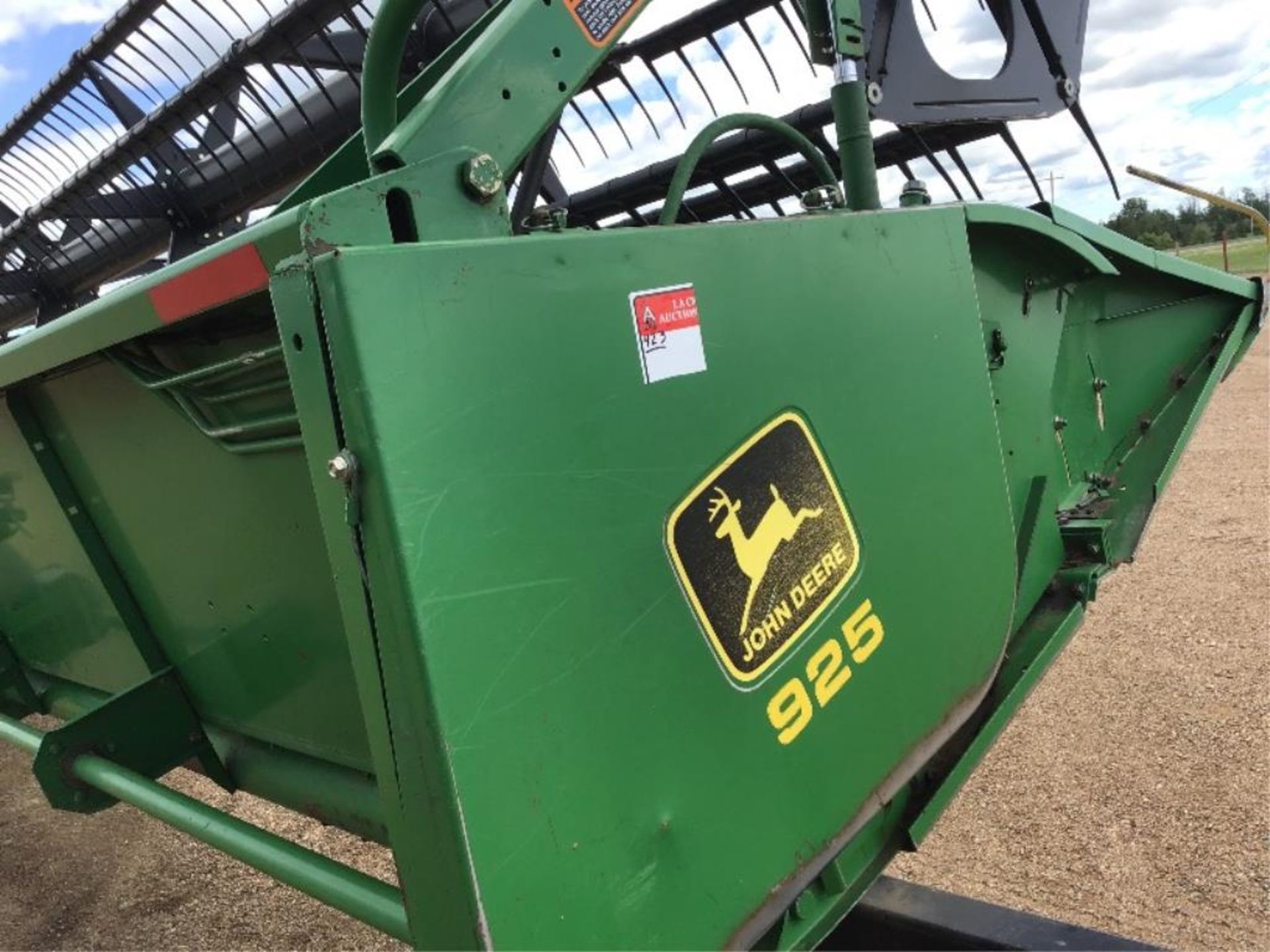 John Deere 925 Rigid Header Plastic Tines on P/U Reel. (Header Transport Sells Seperate) - Image 3 of 12