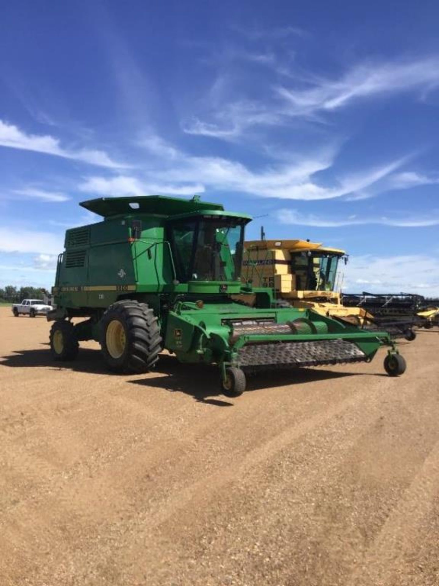 1997 9600 John Deere Combine w/914 P/U Header 5540 eng hrs, 3625 Threshing hrs, Hopper Topper, - Image 3 of 29