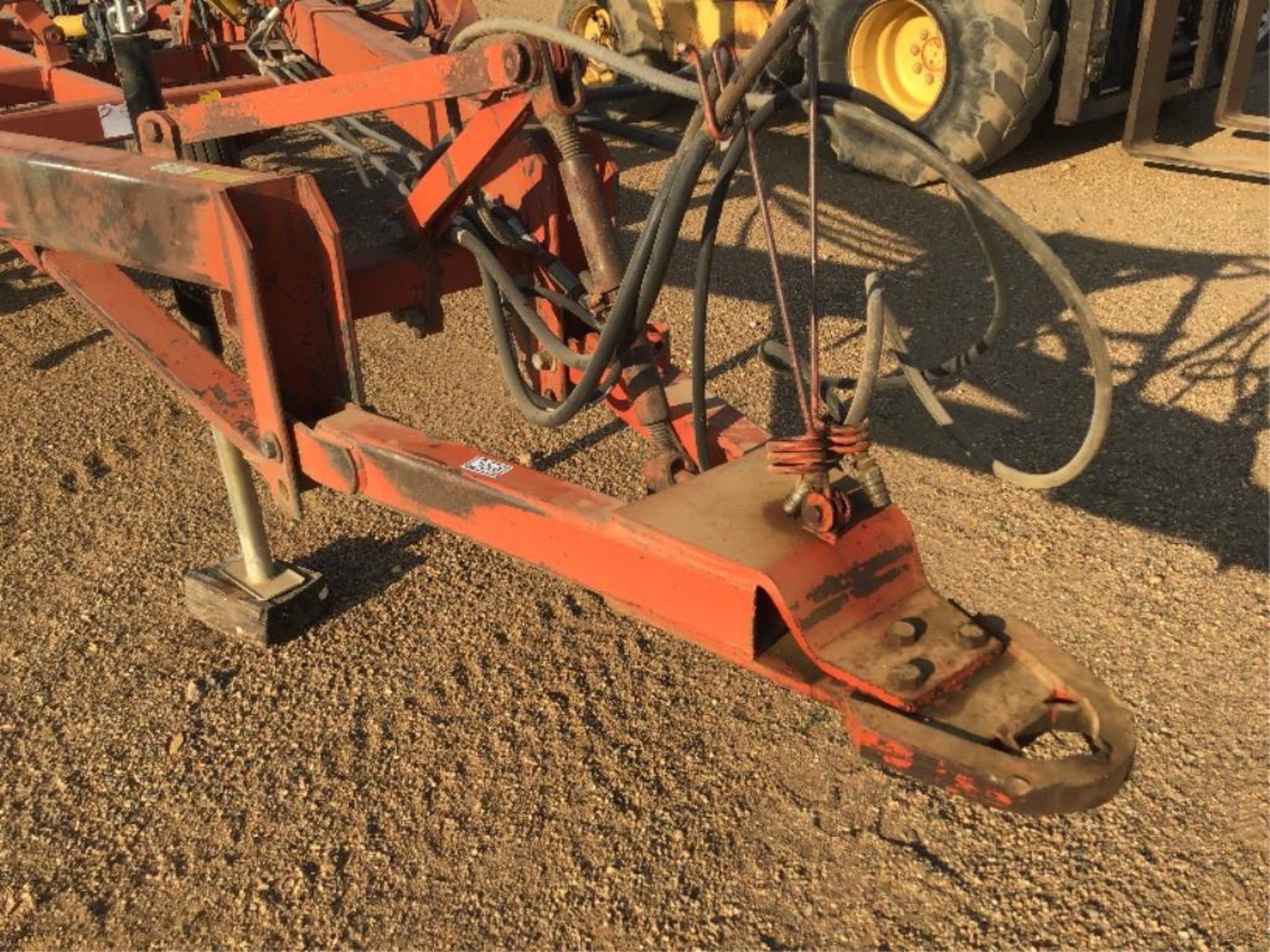 19Ft Morris CP-719 Single Wing Deep Tillage Cultiv 12in Spacing, Low Acres since Cylinders - Image 3 of 10