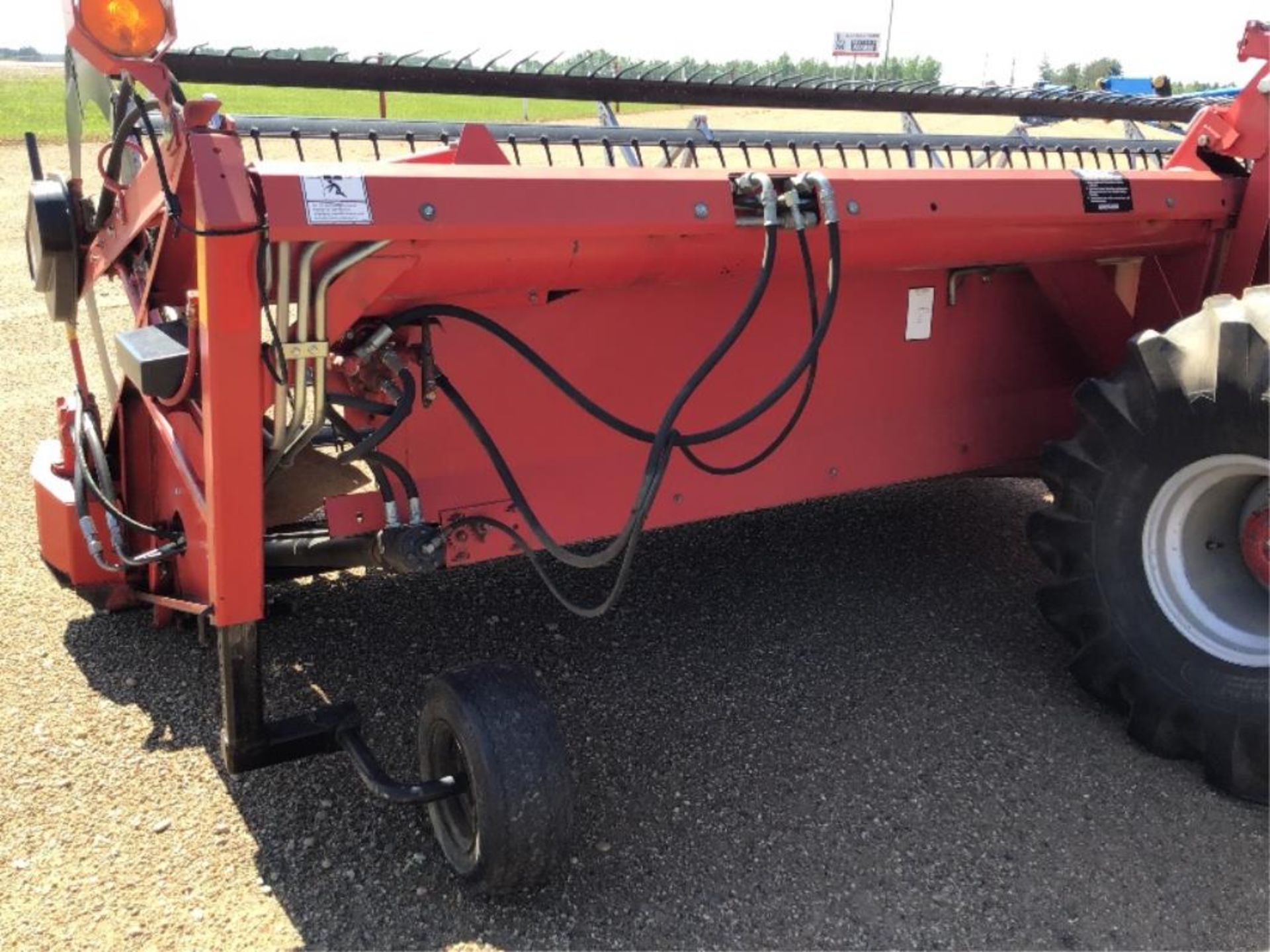 1999 Massey Ferguson 220 Series II 26Ft Swather 1754hr, VIN H220566, 21.5-16.1SL Front Tires , - Image 13 of 33