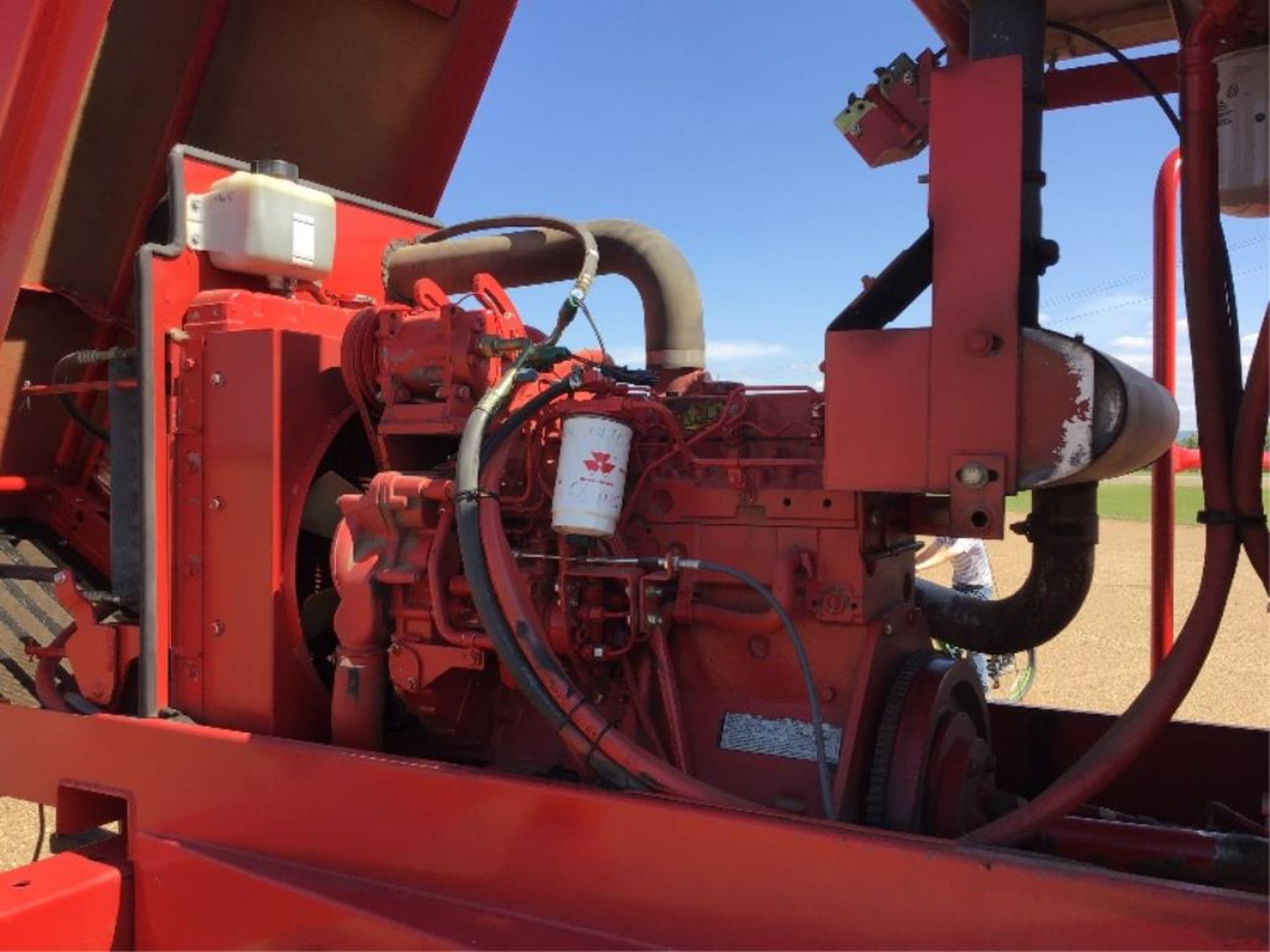 1999 Massey Ferguson 220 Series II 26Ft Swather 1754hr, VIN H220566, 21.5-16.1SL Front Tires , - Image 30 of 33