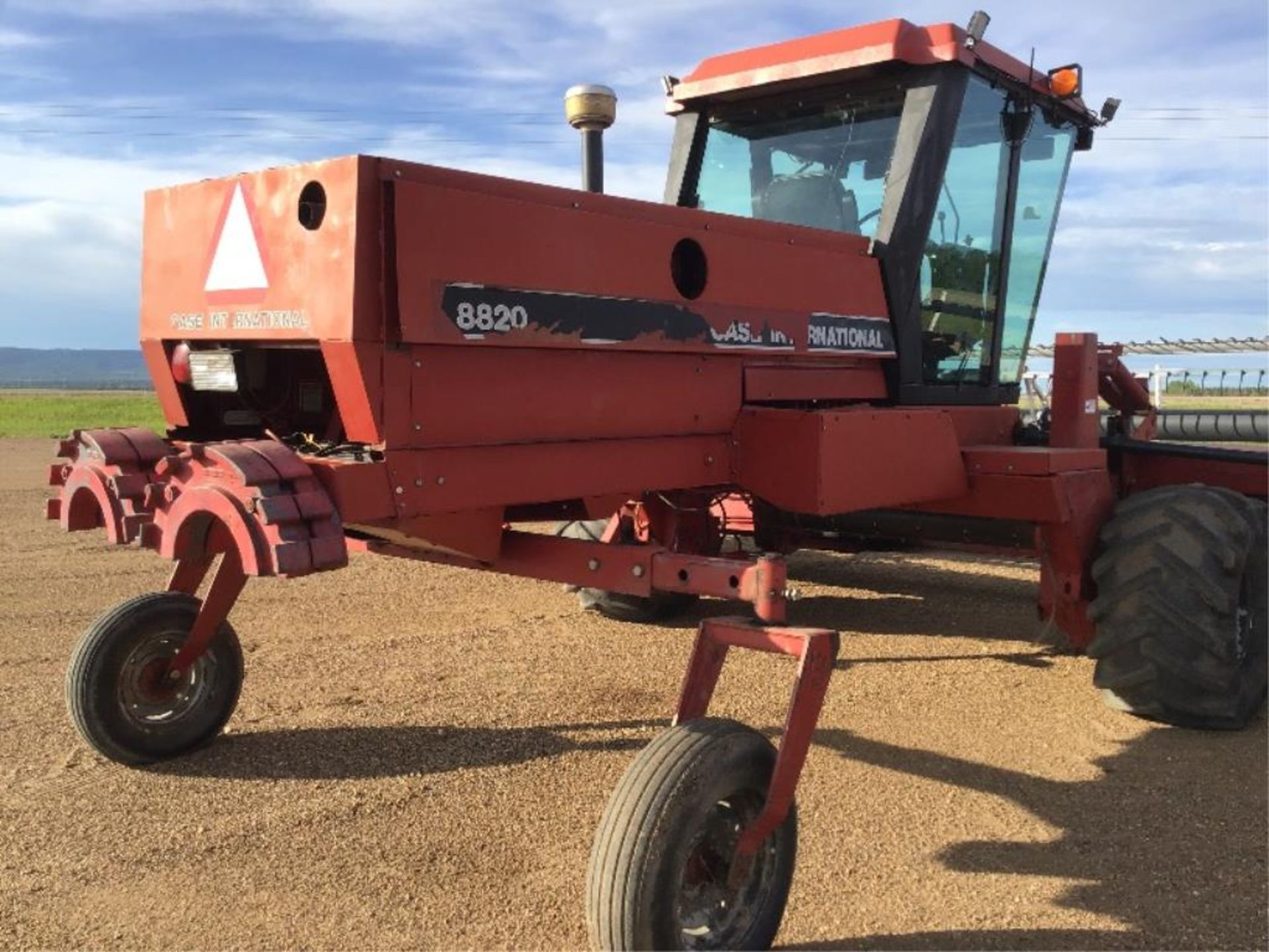 Case IH 8820 25Ft Swather Rear Weights, Diesel power, Hydro static Drive, U/2 Pickup Reel w/Poly - Image 5 of 23