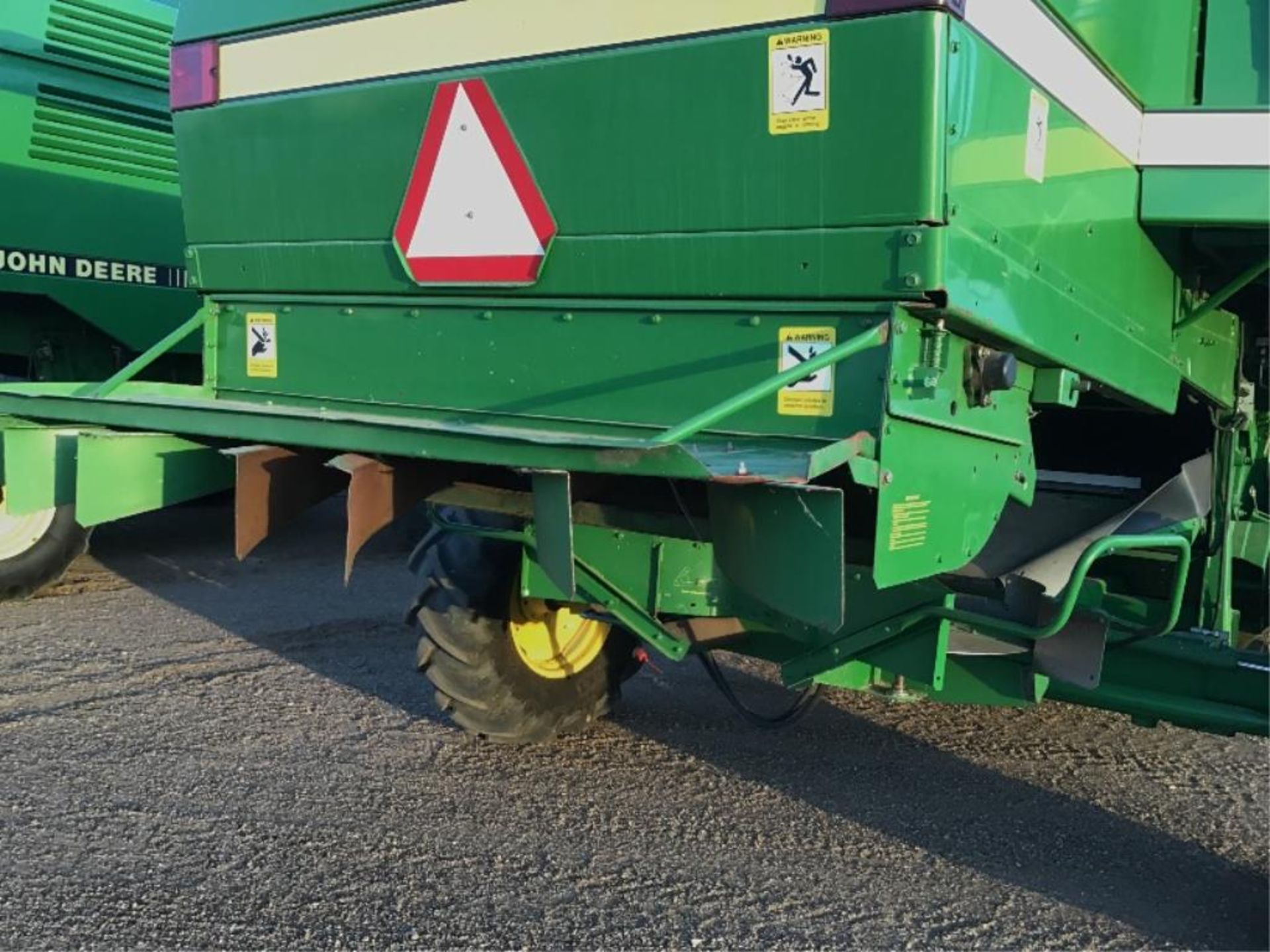 1994 John Deere 9600 Combine w/914 P/U Header Rear tires new in 2021, Farm Trax Yield Monitor, wired - Image 14 of 38