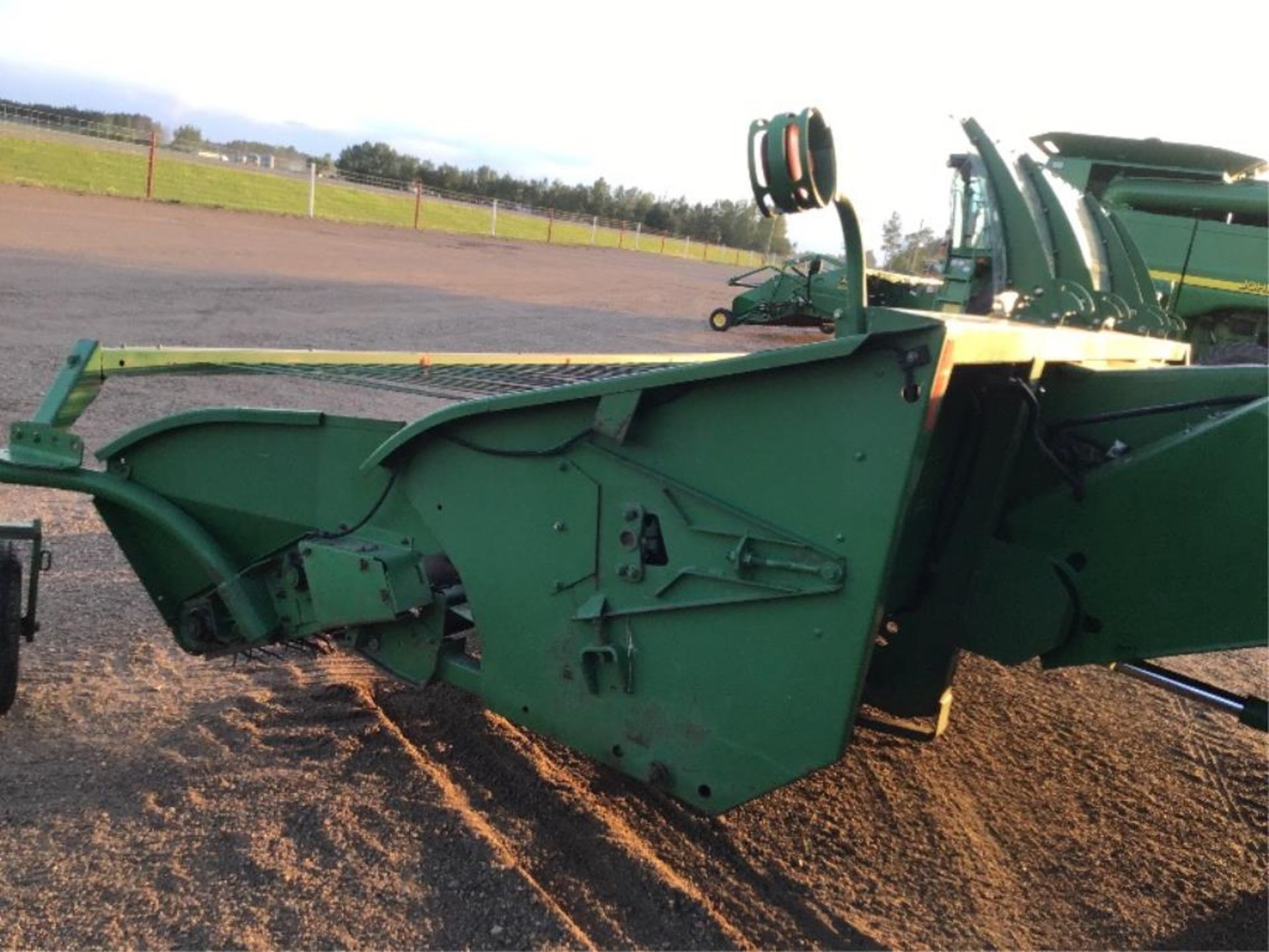 1994 John Deere 9600 Combine w/914 P/U Header Rear tires new in 2021, Farm Trax Yield Monitor, wired - Image 5 of 38