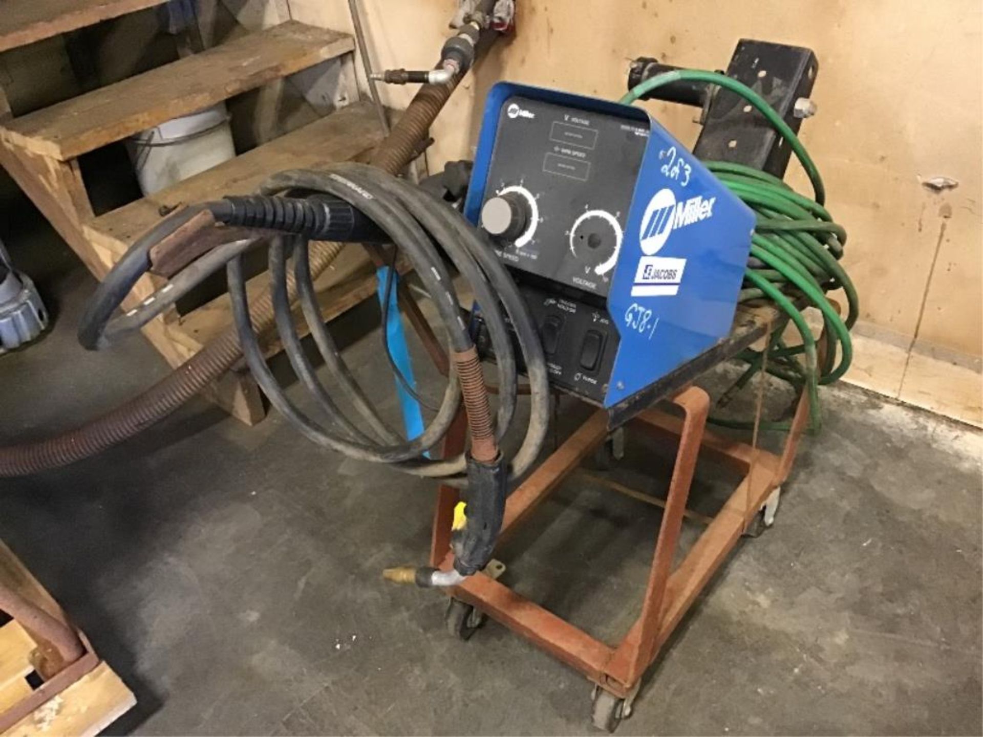 Miller 70 Series 24V Wire Feeder w/Wires & Cart This unit did not work as anticipated. Consignor doe