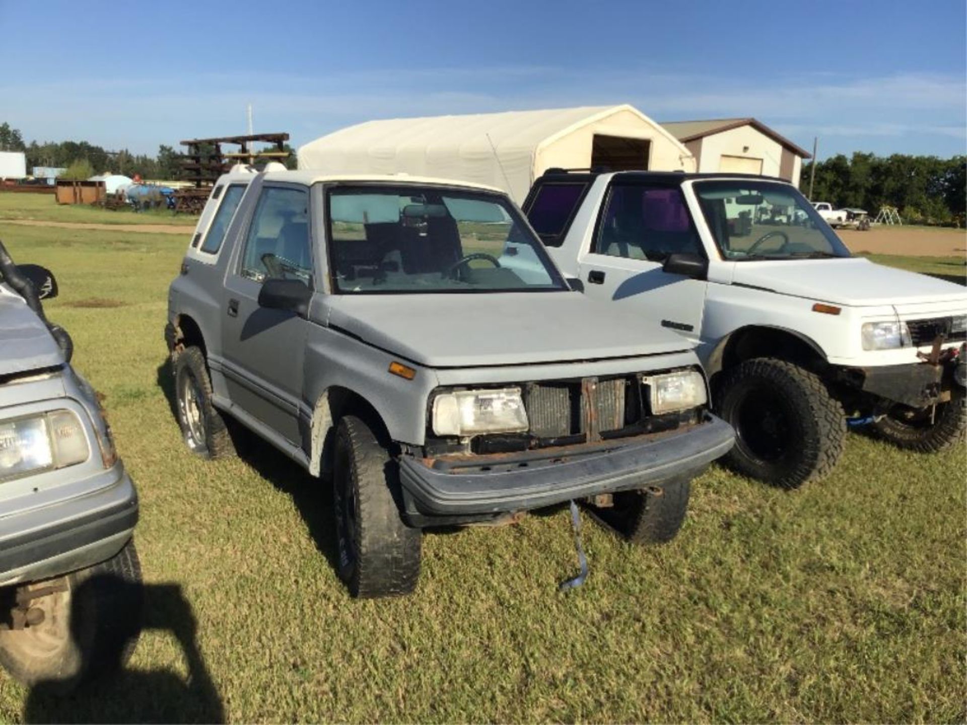 1995 White GMC Tracker (Parts Only) VIN 2CNBJ1861S6912405 230826km - Image 2 of 12