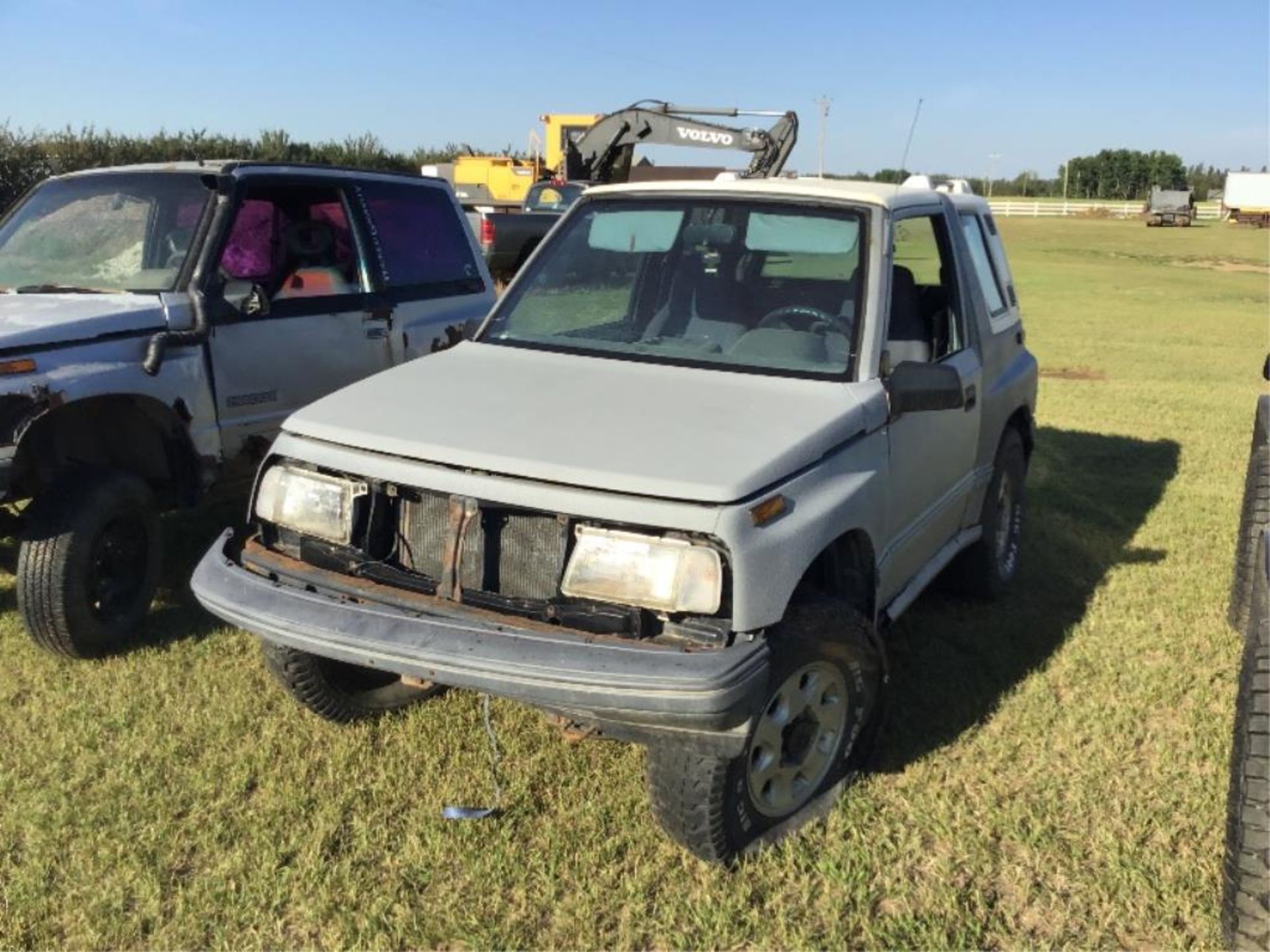 1995 White GMC Tracker (Parts Only) VIN 2CNBJ1861S6912405 230826km