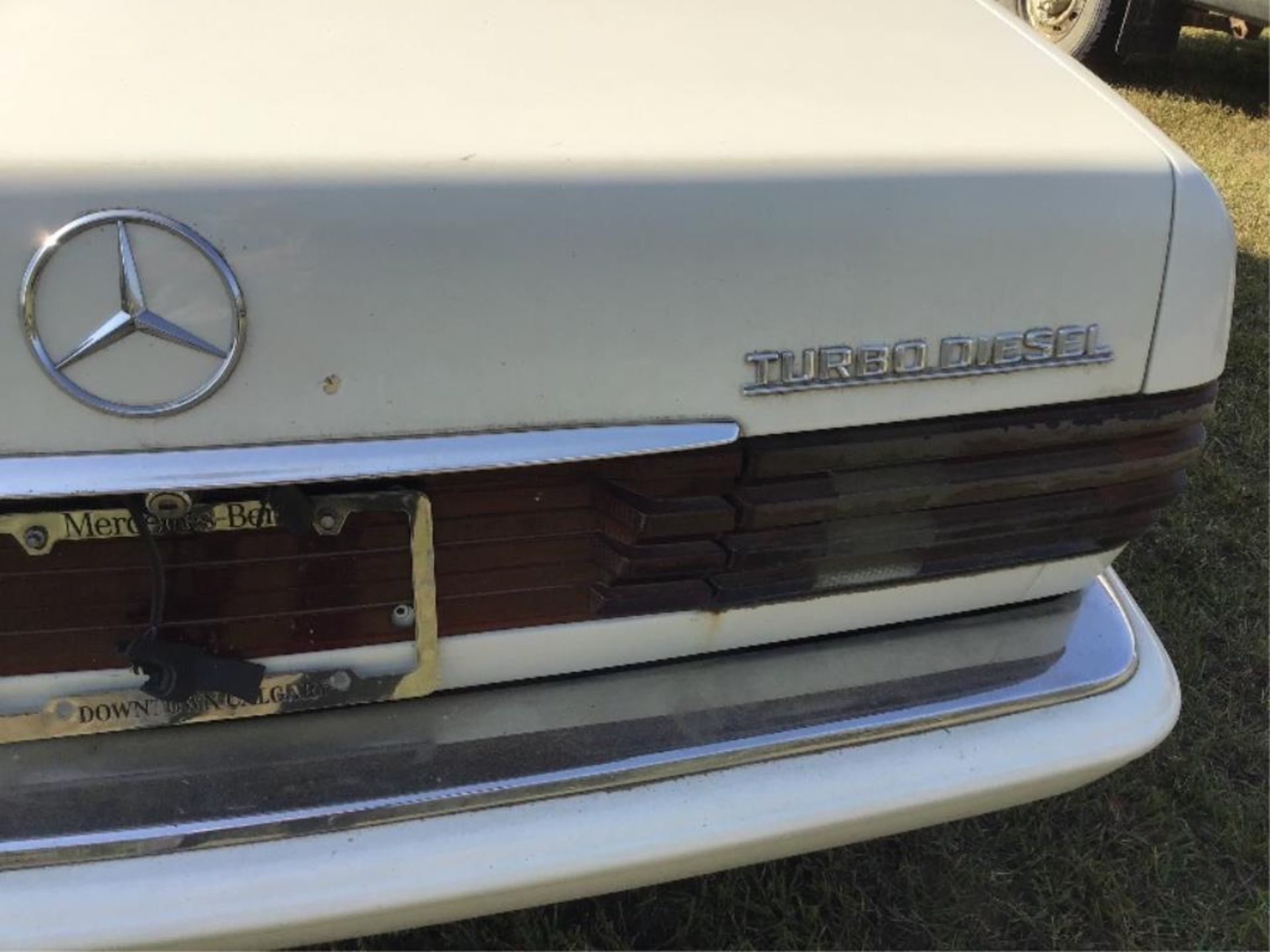 1982 Mercedes Benz 4-Door Car VIN C820A0C8029808 Sells as MOTOR & TRANNY MISSING - Image 5 of 12