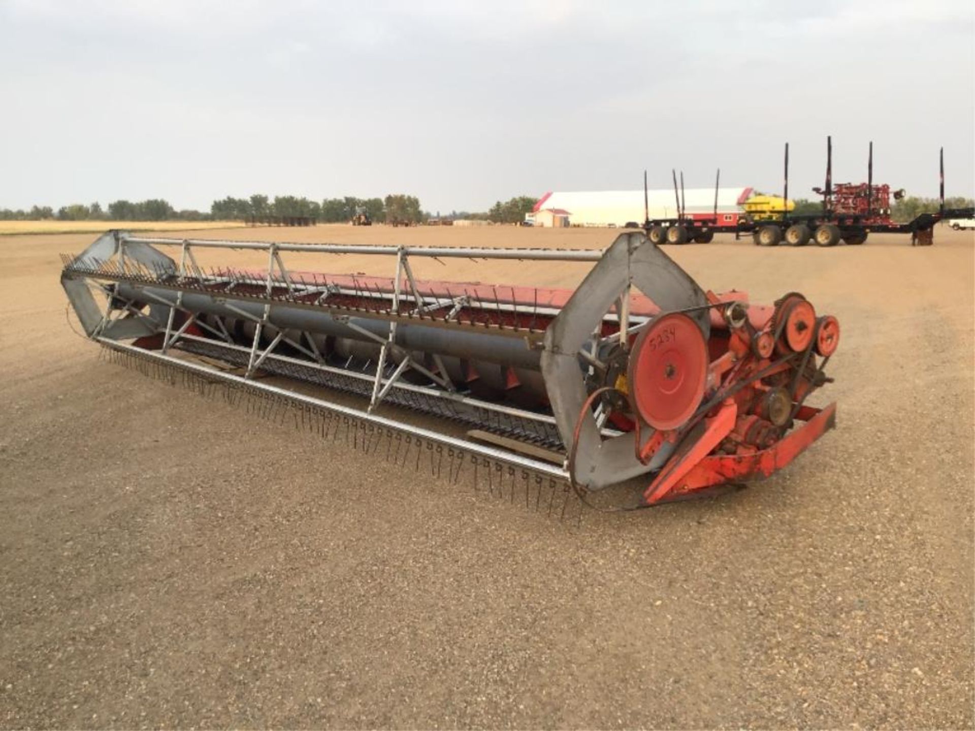 MF 23.5 Ft STR Cut Header