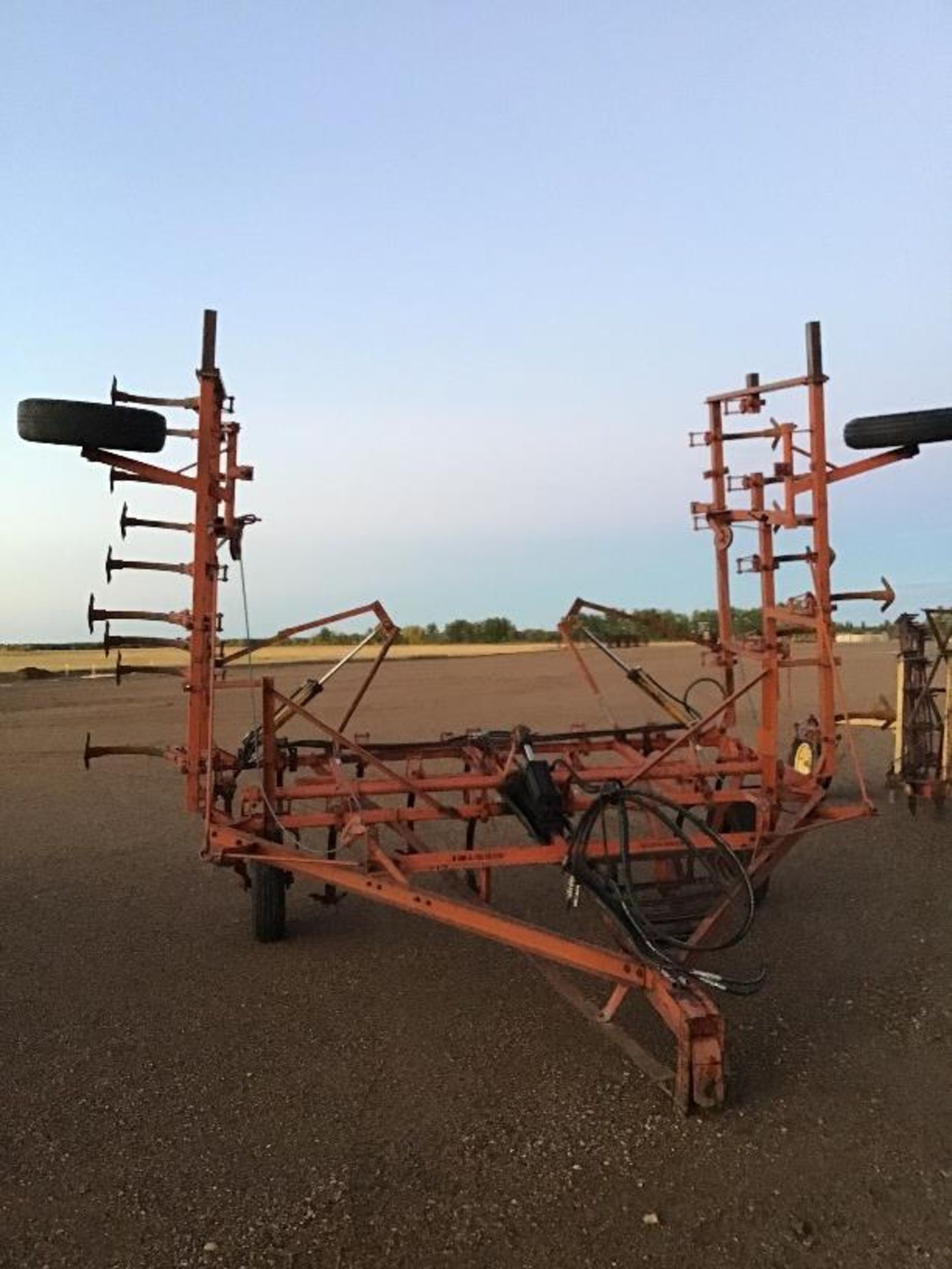 35Ft Cultivator w/Hyd Ram