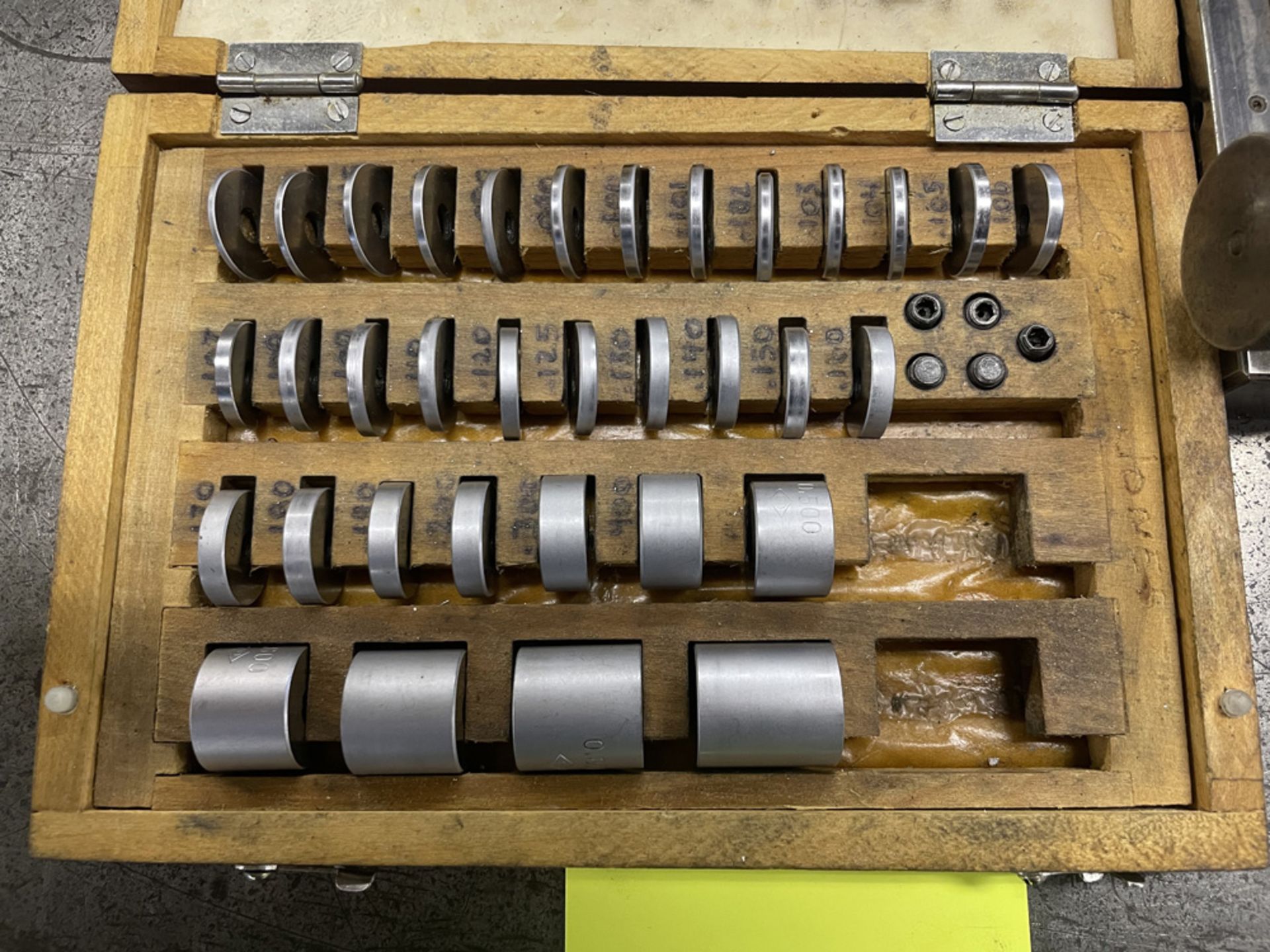 Lot Including: Round Joe Blocks, 2-Gages & 1-Adjustable Gage Stand - Image 3 of 4
