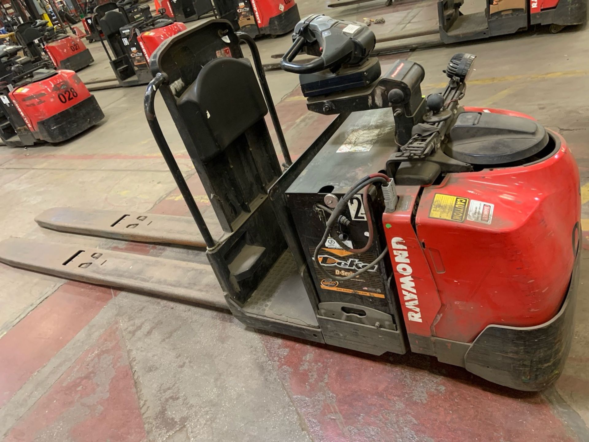 Raymond Electric Pallet Jack model: 8510 Serial: n/a Year: n/a - Image 2 of 4