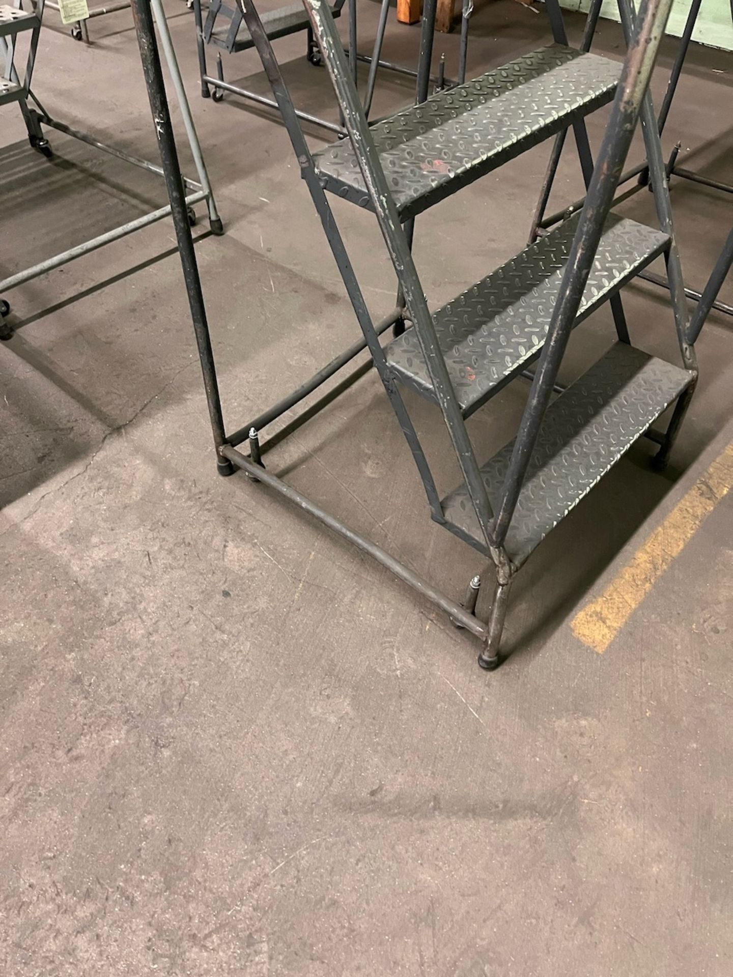 4 step rolling ladder 26" x 31" x 67" - Image 2 of 2