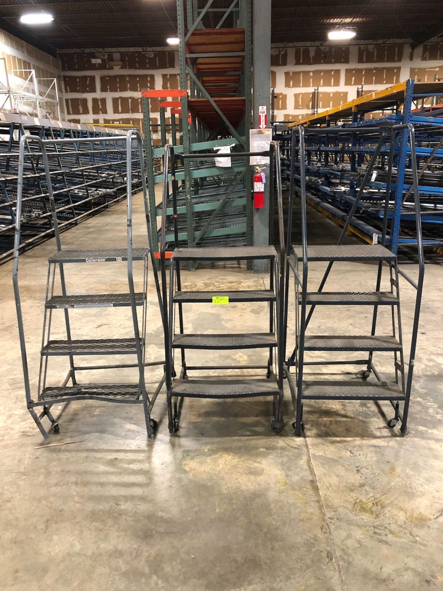 4-Step Rolling Safety Ladder