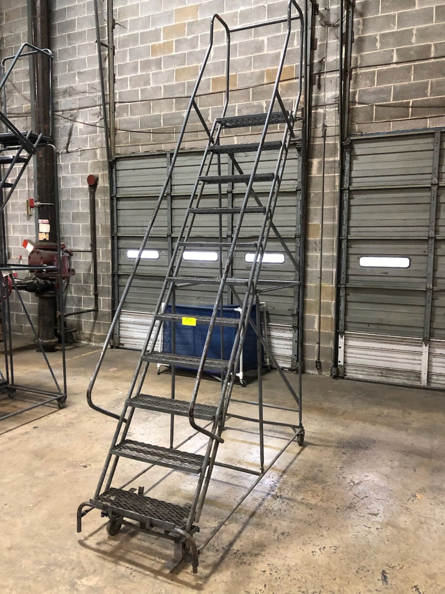 11-Step Rolling Safety Ladder