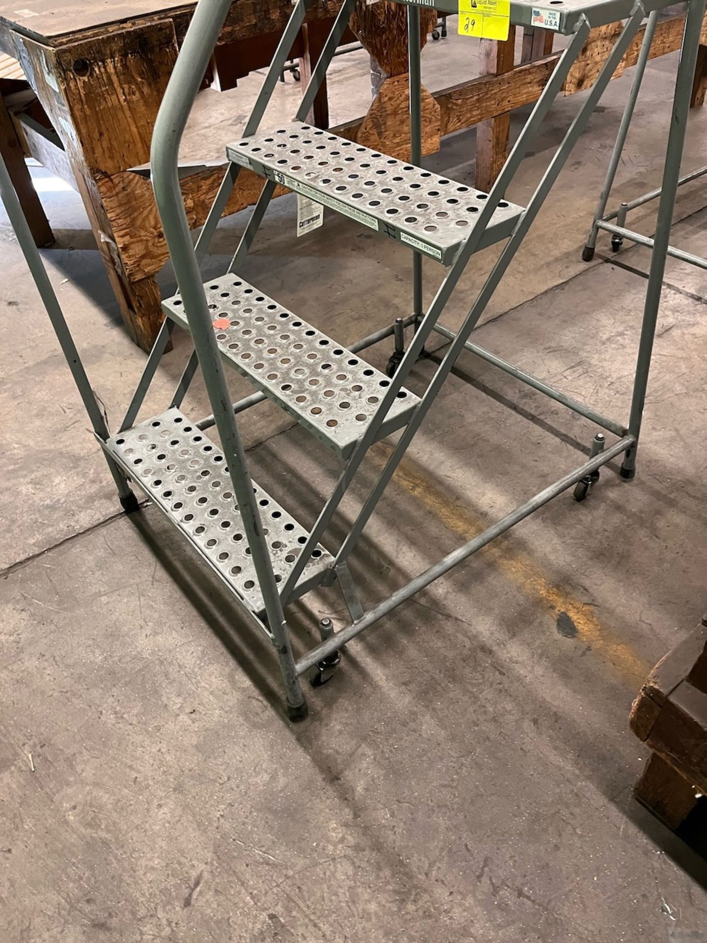 Cotterman 4 step rolling ladder 27" x 39" x 41" - Bild 2 aus 2