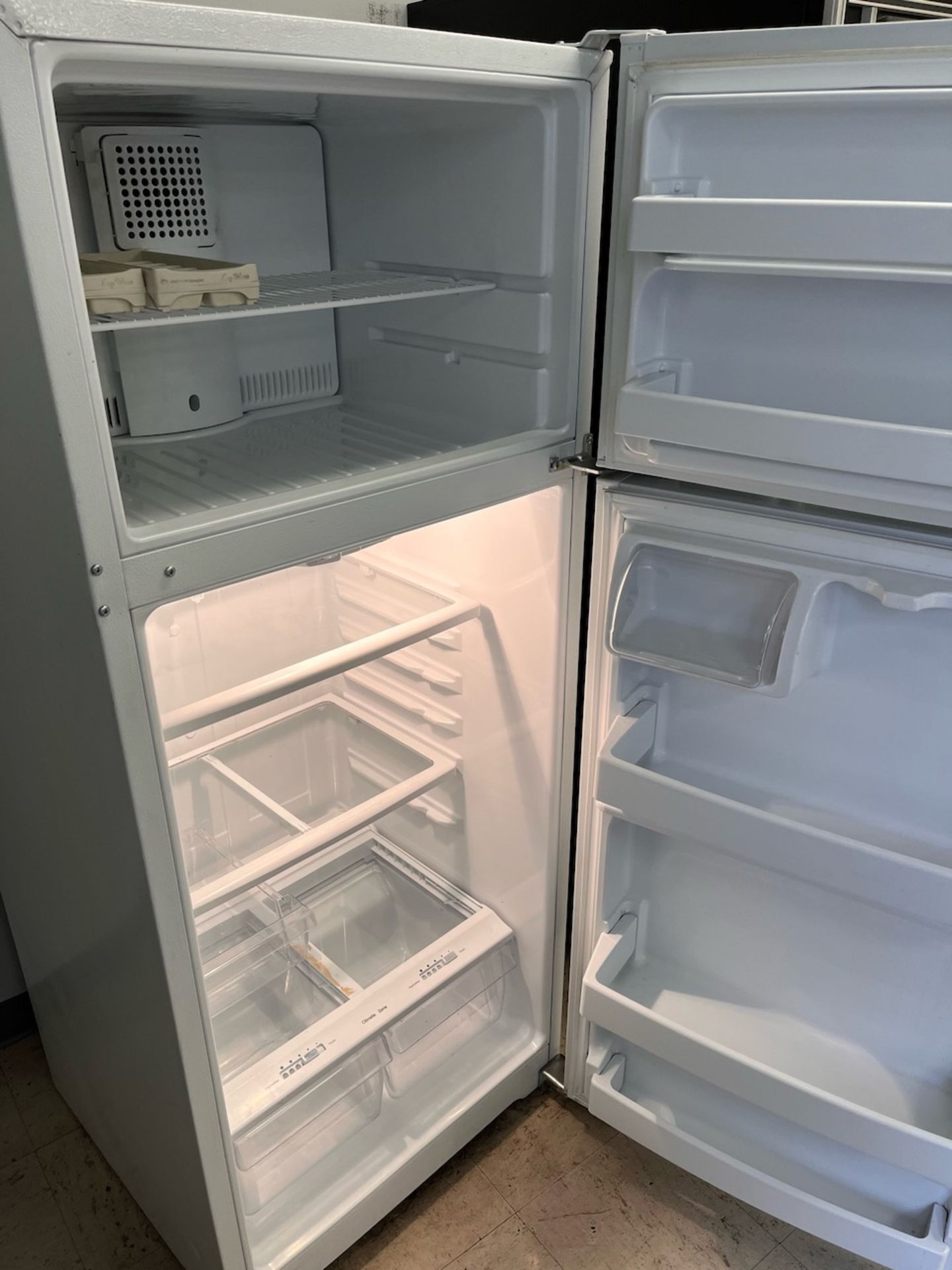 General Electric fridge - Image 2 of 2