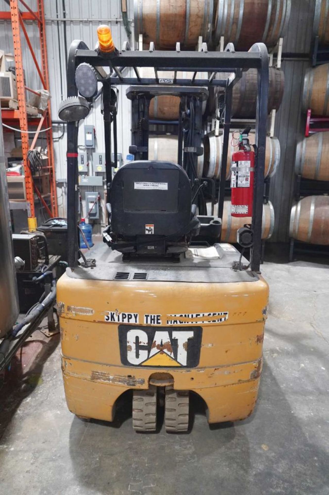 Caterpillar ET4000-AC Electric Fork Lift Max Capacity 3700 Lbs, Side Shift, Solid Tires, Max Fork - Image 2 of 10