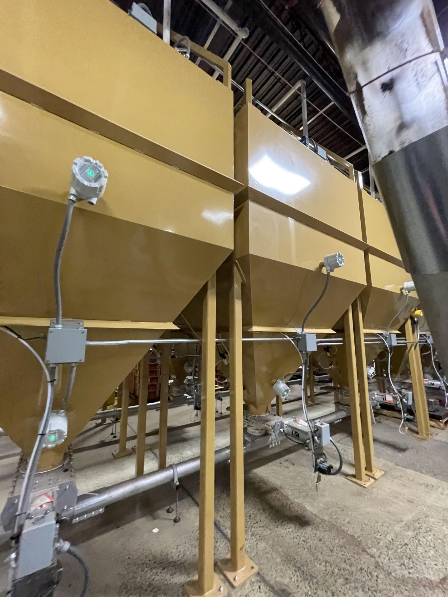 3,200 LB DEGAS COFFEE SILOS WITH NITROGEN DEGASSING, SERIES 3000, 160 FT3 USUABLE CAPACITY, 6’ X - Image 11 of 24
