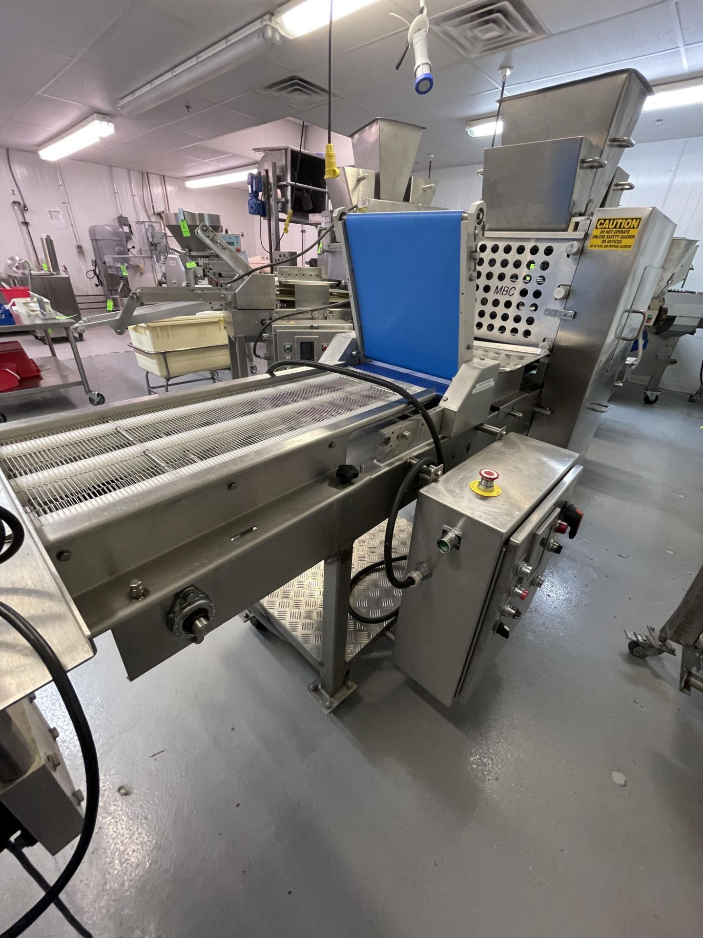 MBC FOOD MACHINERY CORP 4-WIDE RAVIOLI MACHINE, CURRENTLY SET UP FOR JUMBO ROUND RAVIOLI, APPROX. - Bild 8 aus 49