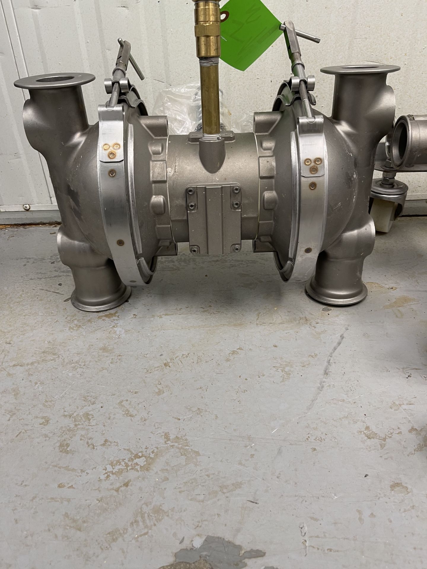 GRACO SANIFORCE 1650 S/S DIAPHRAGM PUMP, MODEL 05H15A, 100-378 GPM, 3120-8.2 MAX FLUID AND AIR PSI - Image 5 of 12