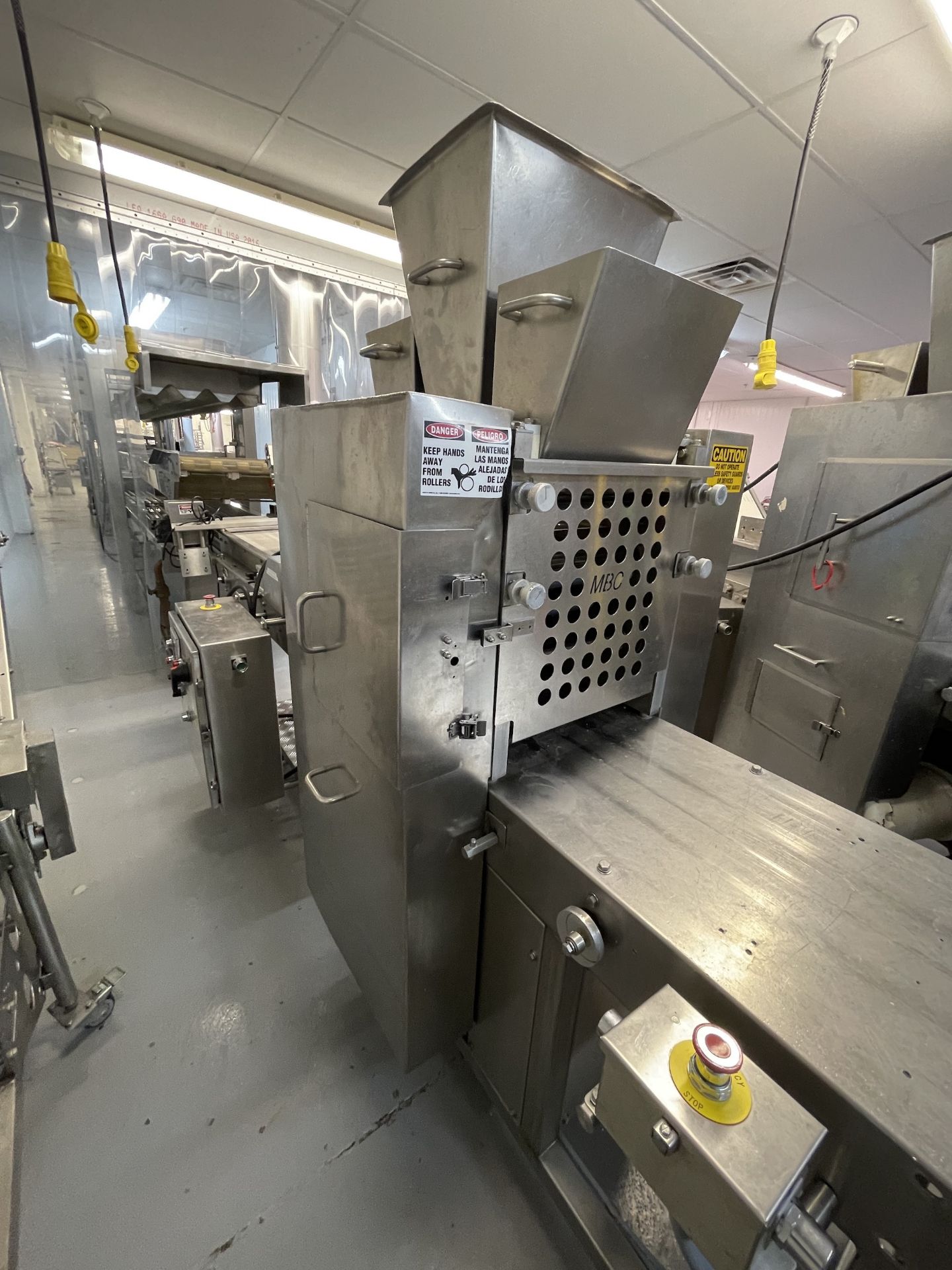 MBC FOOD MACHINERY CORP 4-WIDE RAVIOLI MACHINE, CURRENTLY SET UP FOR JUMBO ROUND RAVIOLI, APPROX. - Bild 6 aus 49