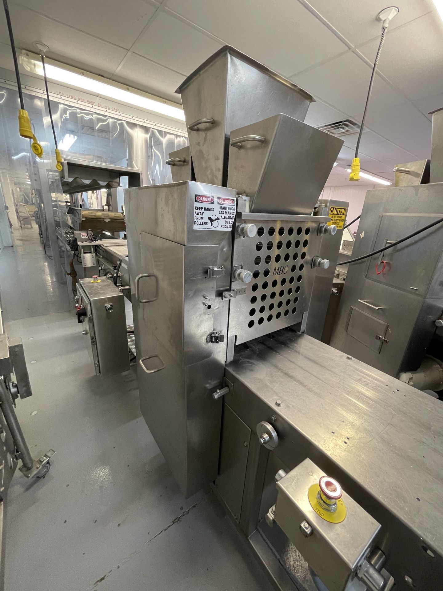 MBC FOOD MACHINERY CORP 4-WIDE RAVIOLI MACHINE, CURRENTLY SET UP FOR JUMBO ROUND RAVIOLI, APPROX. - Bild 5 aus 49