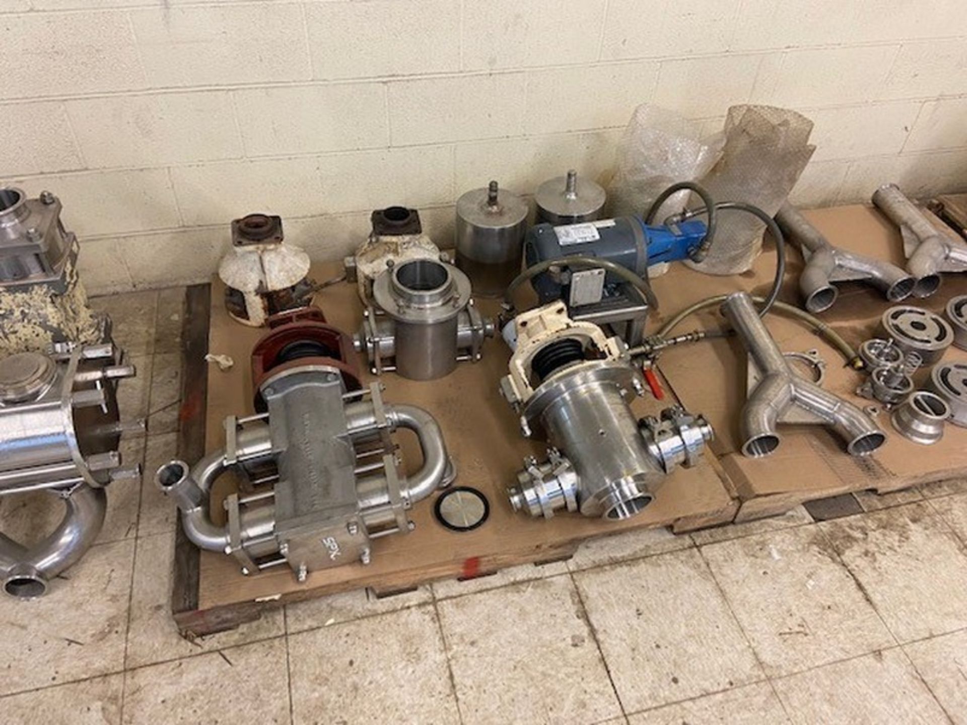 Braun & Lubbe Metering Pump System,S/N 294202, with (3) Pallets of Associated Parts, Including 15 hp - Bild 5 aus 7