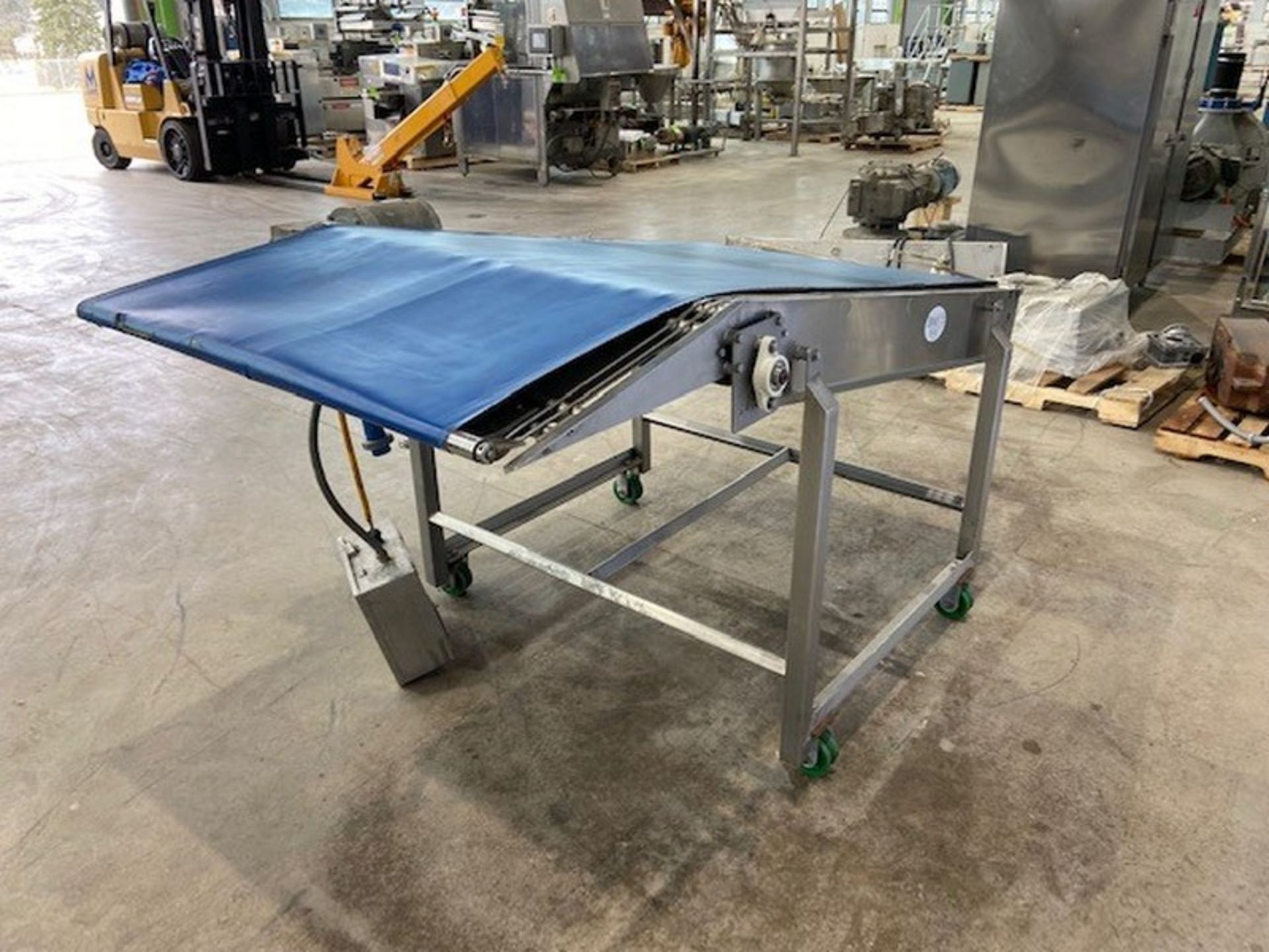 Brenda Mfg. Inc. S/S Incline/Flat Top Conveyor, with Aprox. 40" W Belt, with Leeson 1 hp Motor, - Image 5 of 5