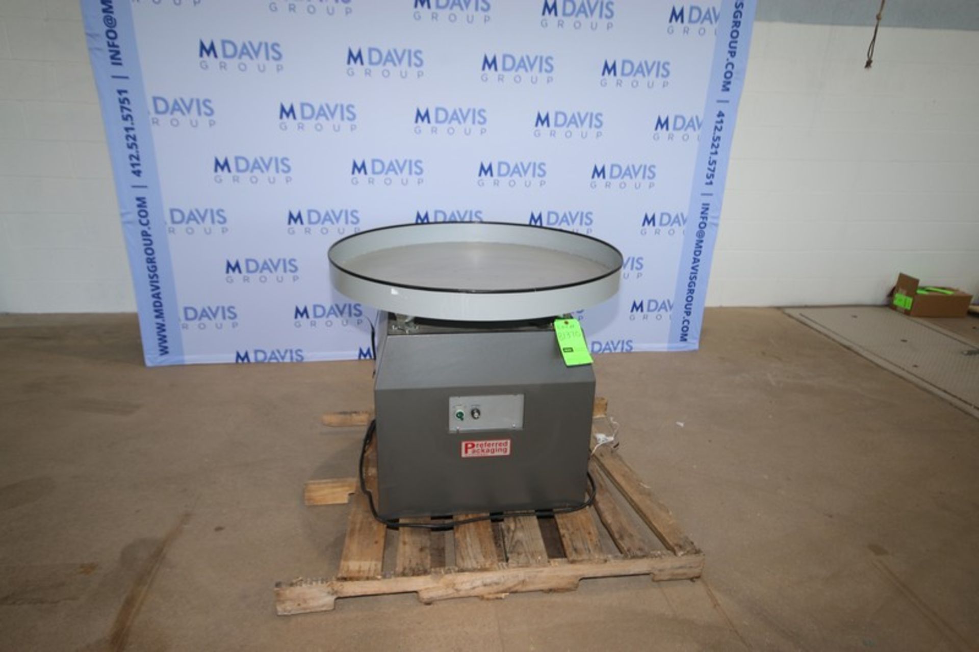 2020 Preferred Packaging Systems 36" Dia. Accumulation Table, M/N PP36LS, S/N L200204, 110 Volts (