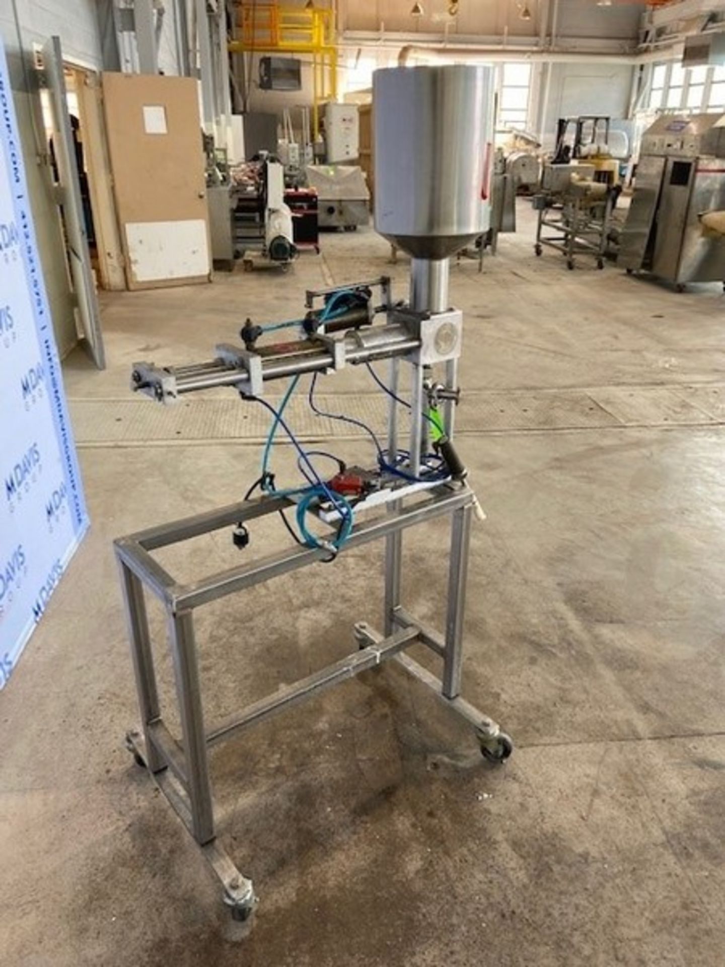 Single Piston Cup Filler, with S/S Infeed Funnel, Mounted on S/S Portable Frame (INV#80092)( - Bild 4 aus 5