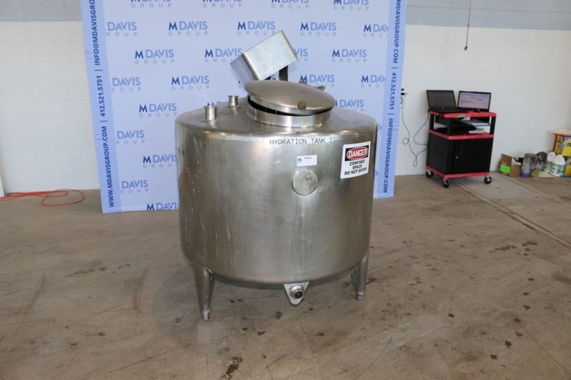 Aprox. 150 Gal. Insulated S/S Vertical Tank, with S/S Vertical Agitation, Internal Tank Dims.:
