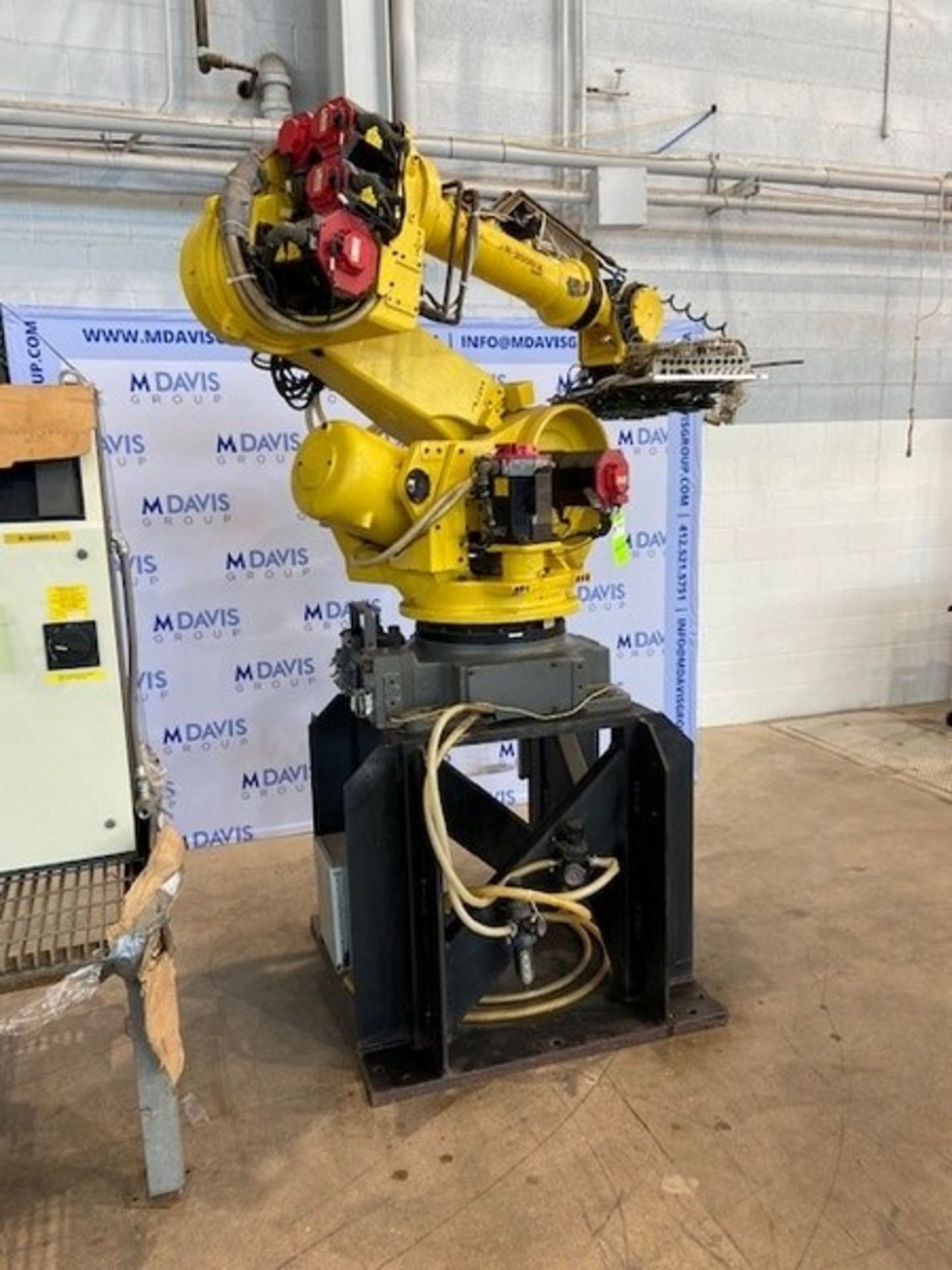 Fanuc Robot Arm,M/N R-2000iA 165F, Type A05B-2453-B150, S/N E05X04500, with 6 x 4 Suction Cup - Image 9 of 10