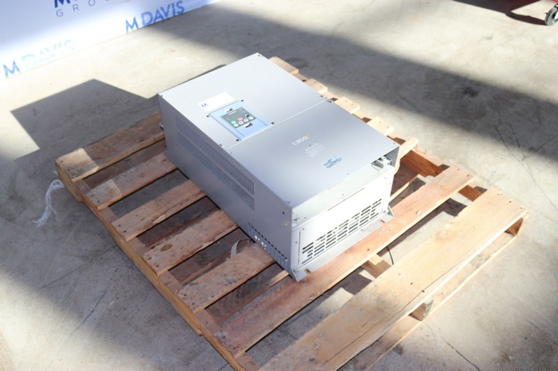 Hitachi 125 hp Inverter, M/N L300P-900HFU2, MFG No.: 7046T18476 70001 (INV#69346)(Located at the MDG - Image 3 of 9