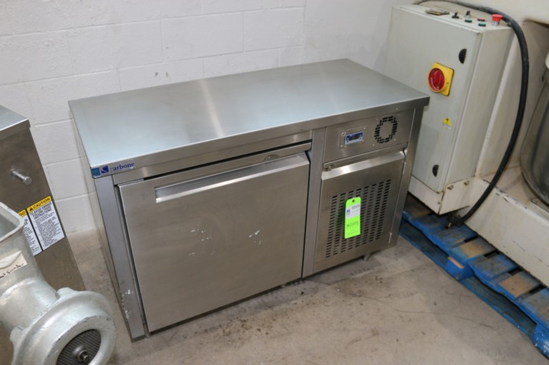 Carbone S/S Refrigerator Counter,with Bottom Refrigerator Compartment, Overall Dims.: Aprox. 48" L x - Bild 2 aus 4