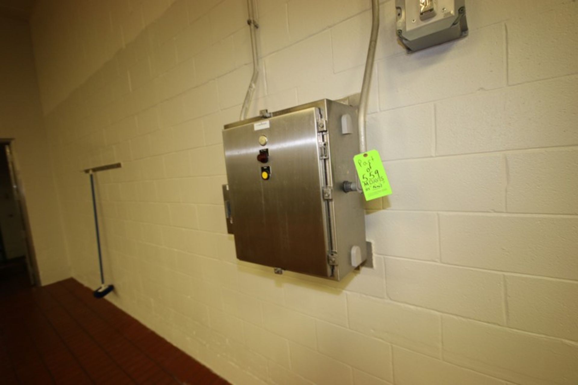 Hose Reel, Wall Mounted, with (5) Additional Wall Mounted S/S Panels (LOCATED IN CHAMPAIGN, IL) ( - Image 4 of 6