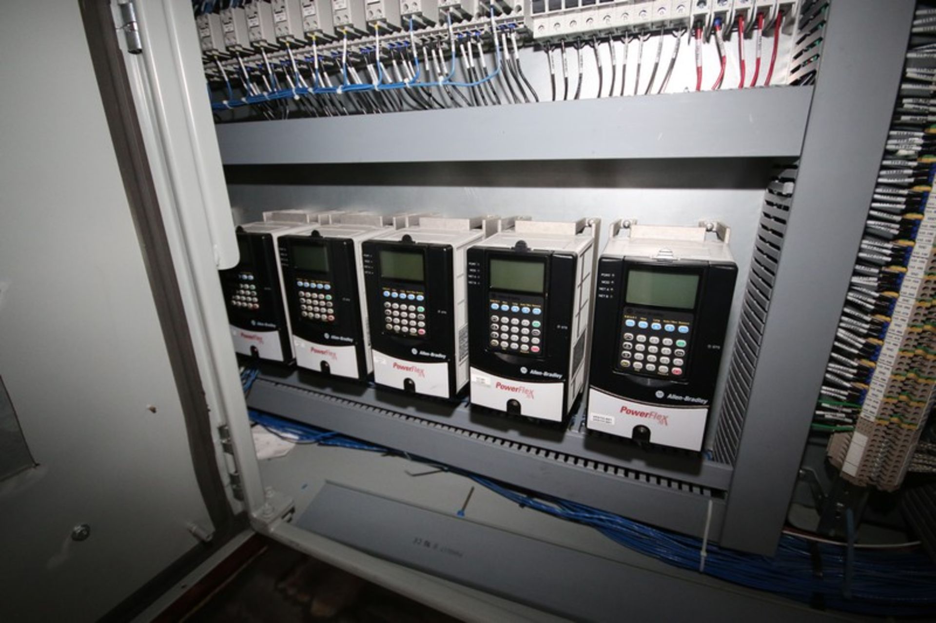 Double Door Control Cabinet, with Allen-Bradley 17-Slot PLC, with (7) Allen-Bradley PowerFlex - Image 4 of 5