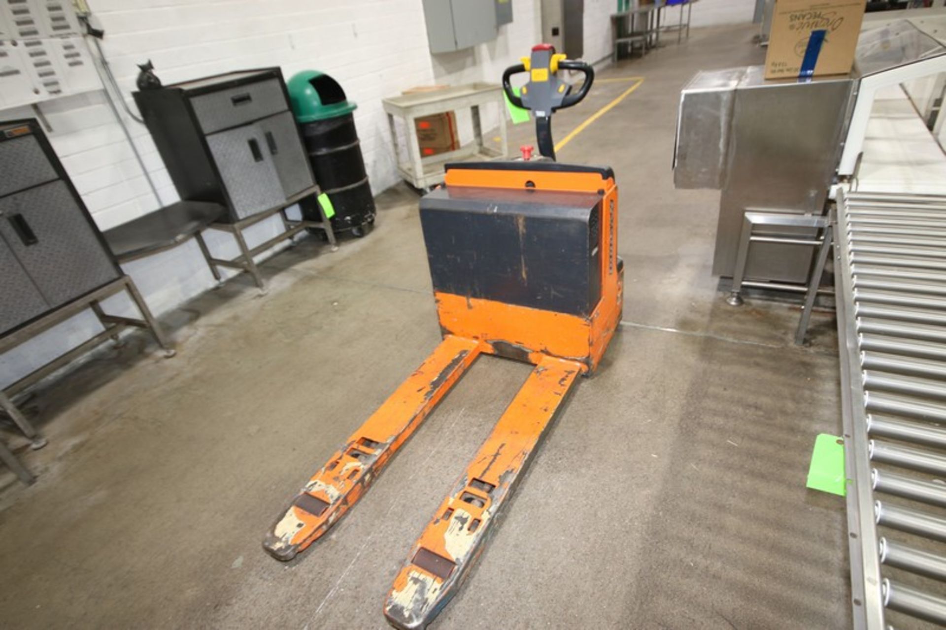 Doosan Electric Pallet Jack, M/N BW23S-7, S/N RY14G40577, 24 Volts, 4,500 Capacity, 1,434.2 Hrs. ( - Image 2 of 4