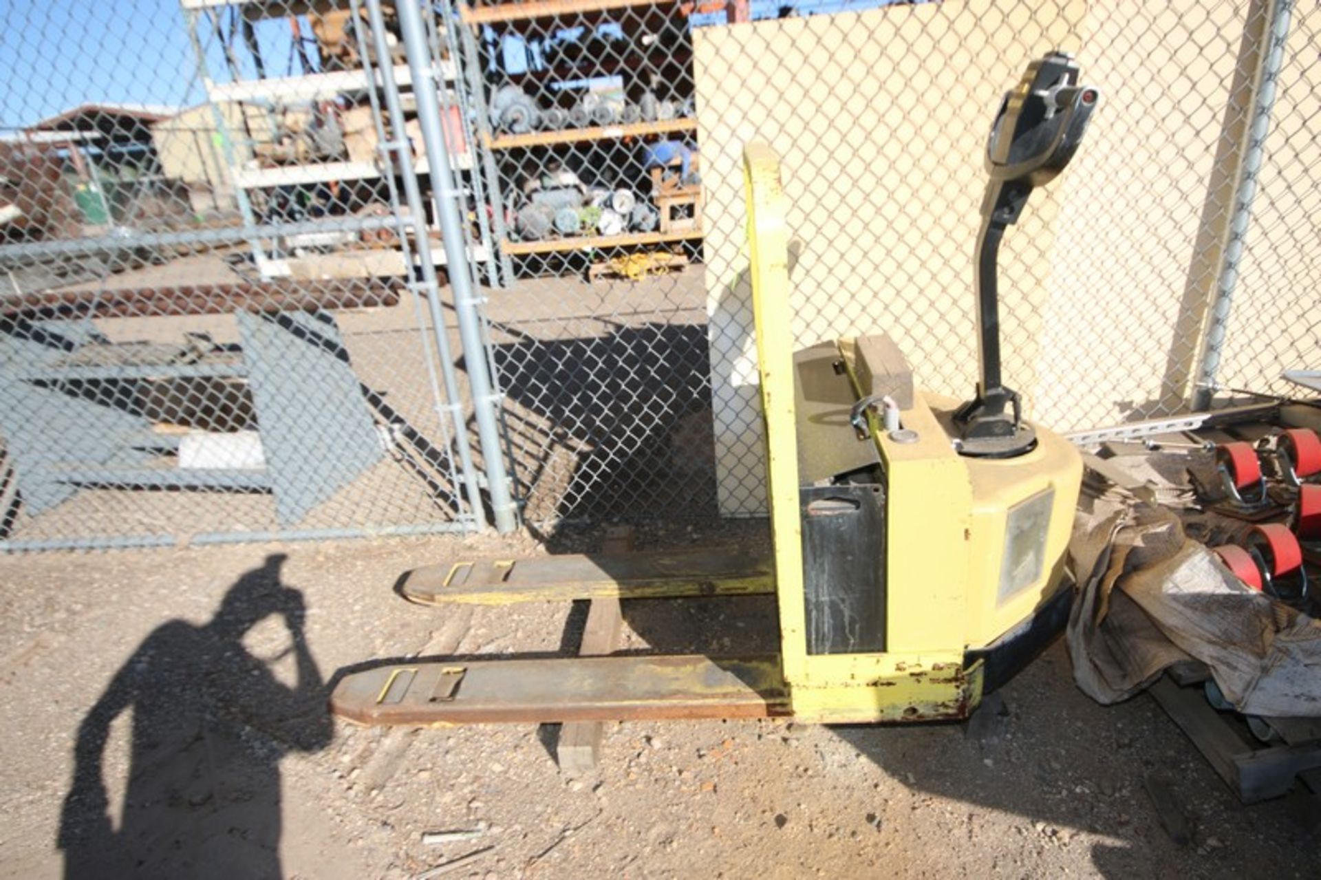 Hyster Electric Pallet Jack (LOCATED IN SAHUARITA, AZ) (RIGGING, LOADING, & SITE MANAGEMENT FEE: $ - Image 2 of 3