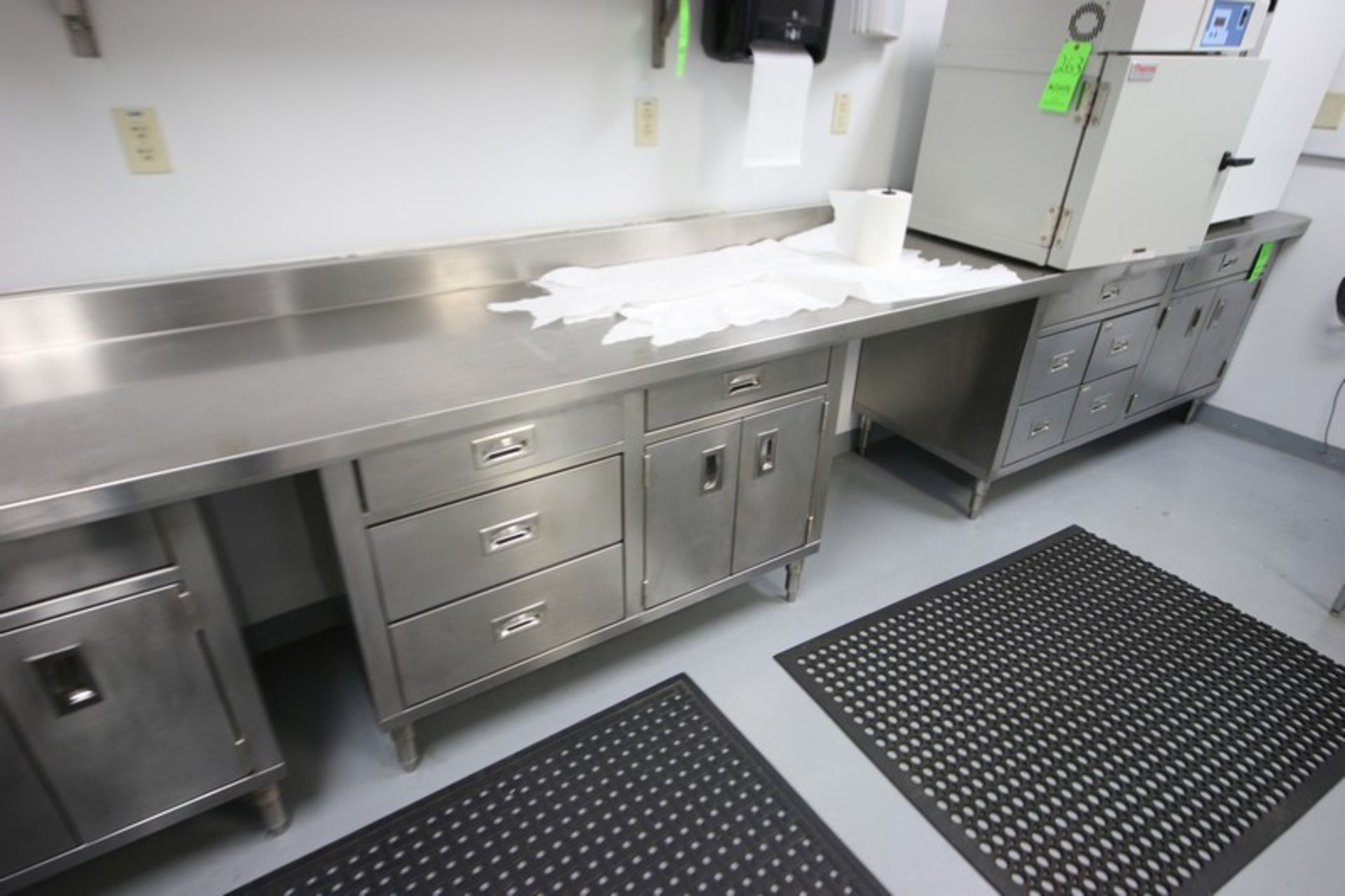 S/S Lab Counter, with Bottom Storage Shelves, Overall Dims.: Aprox. 90 ft. L x 25" W Counter Width x - Image 3 of 4