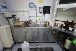 Double Bowl S/S Sink, with Spray Nozzel, with Foot Control (LOCATED IN SAHUARITA, AZ) (RIGGING,