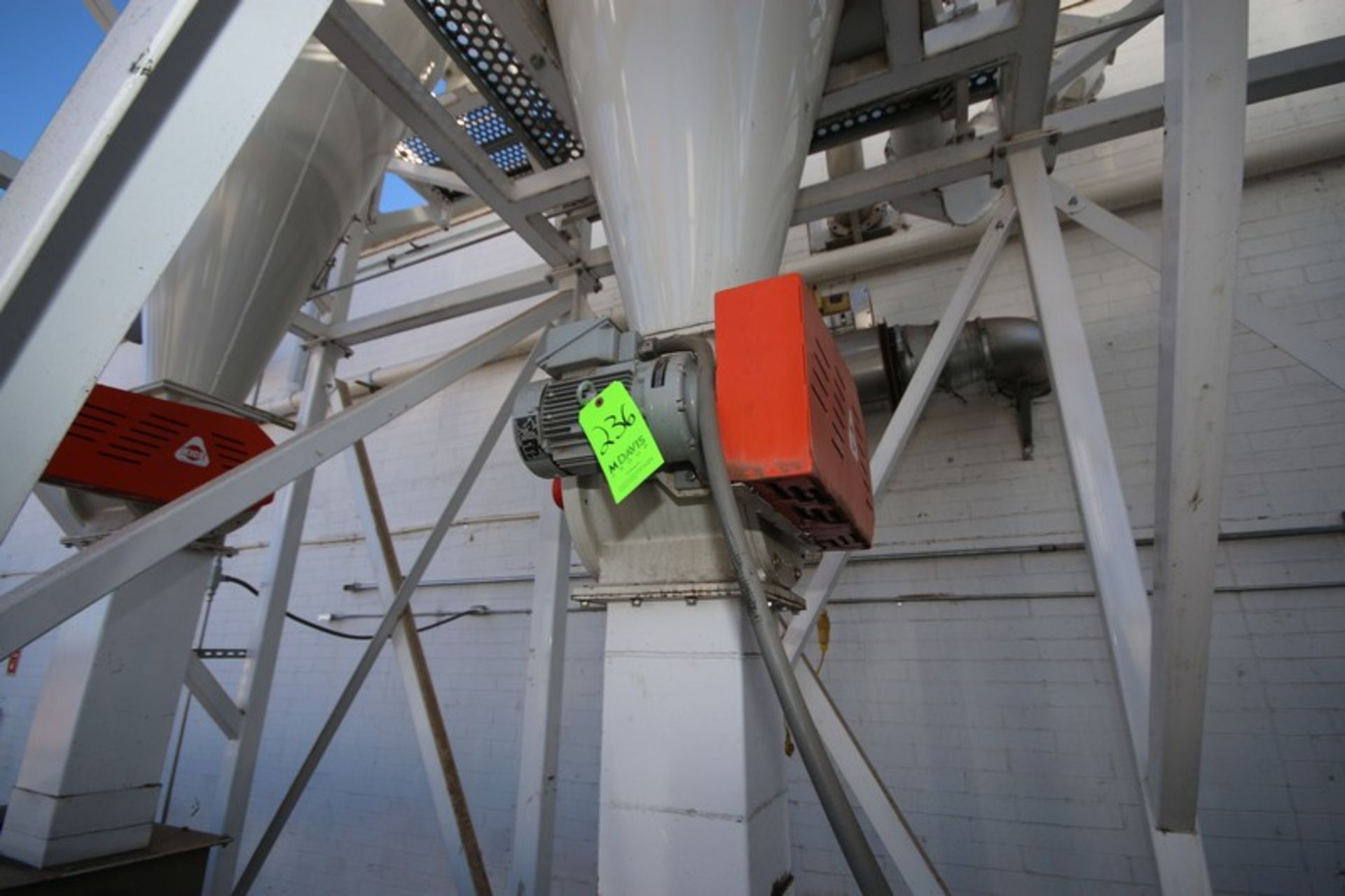 2018 Kice Vertical Cyclone, with Bottom Rotary AirLock, with Twin City 10 hp Blower (NOTE: Cyclone - Image 2 of 8